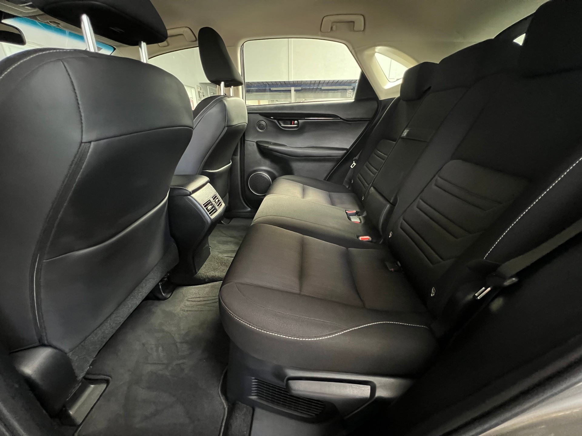 LEXUS NX 300h Comfort Automatic-image-8