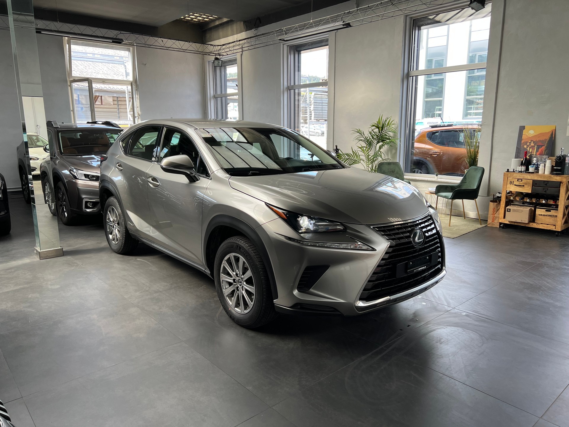 LEXUS NX 300h Comfort Automatic-image-2