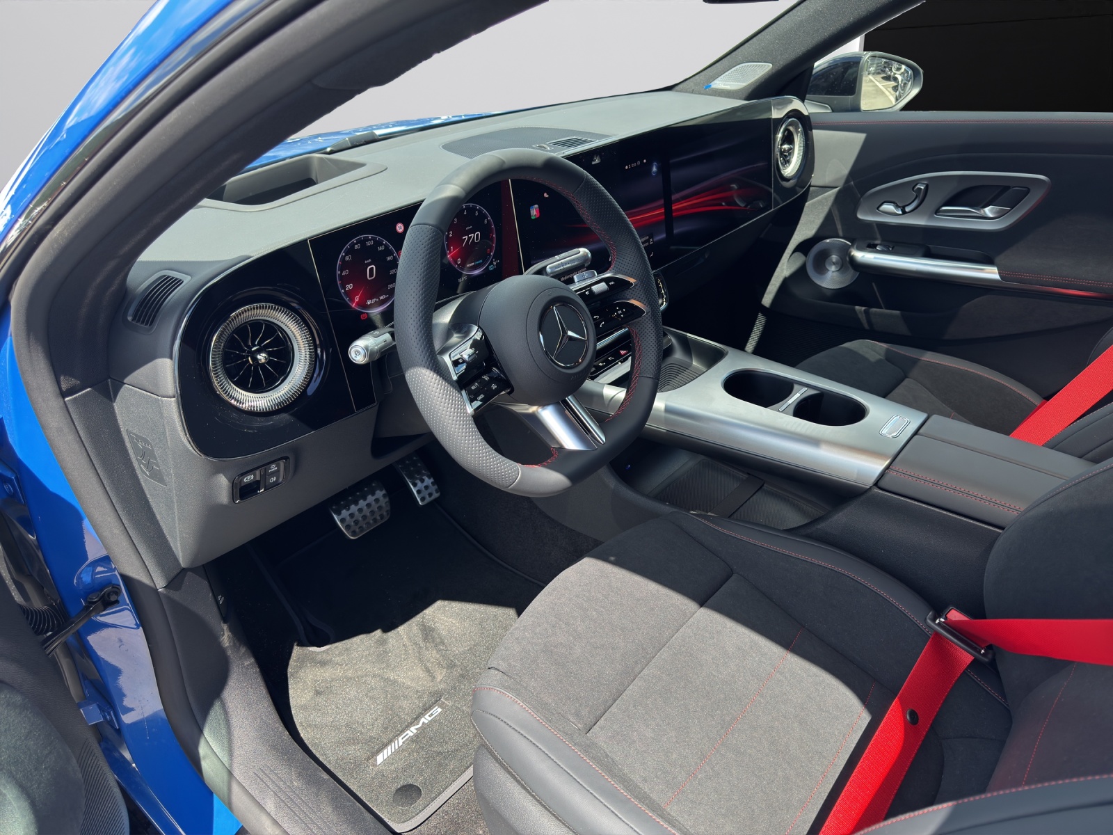MERCEDES-BENZ CLA 220 8G-DCT 4Matic-image-7