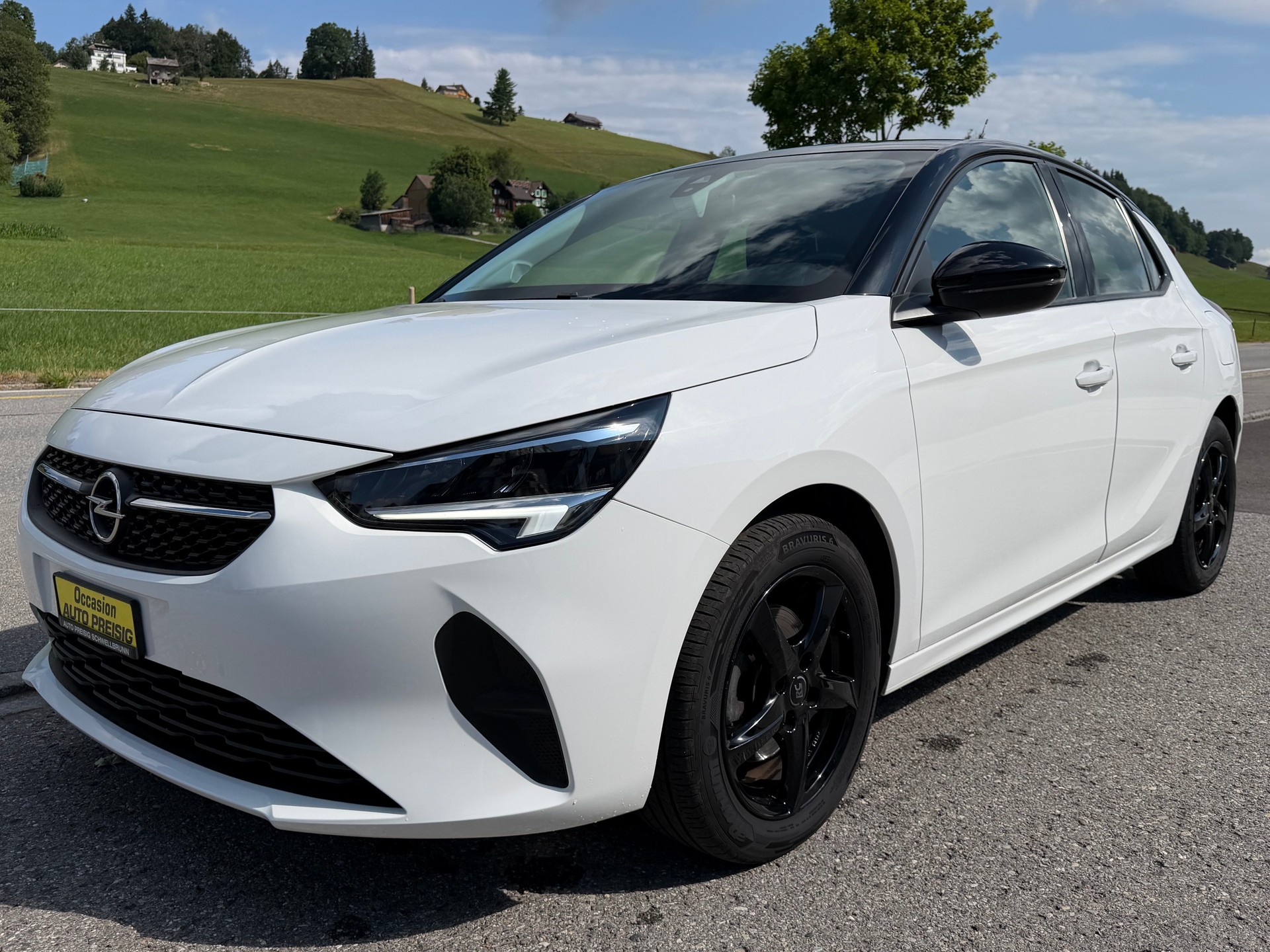 OPEL Corsa 1.2 TP Edition-image-1