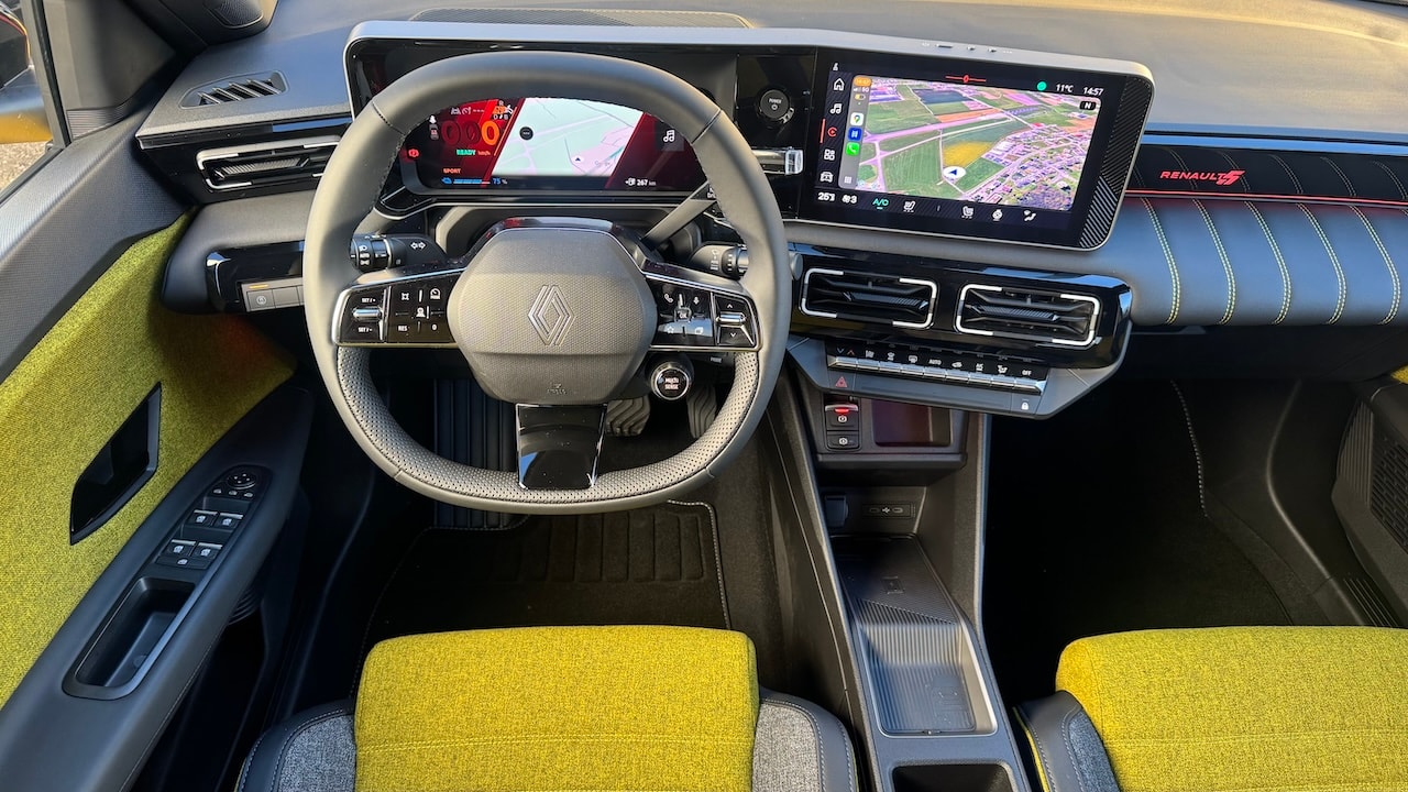 RENAULT R5 E-Tech Comfort Range 52 kWh Iconic Five-image-16