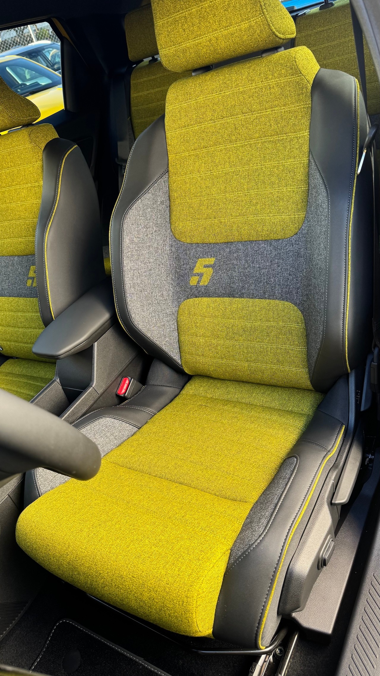 RENAULT R5 E-Tech Comfort Range 52 kWh Iconic Five-image-13