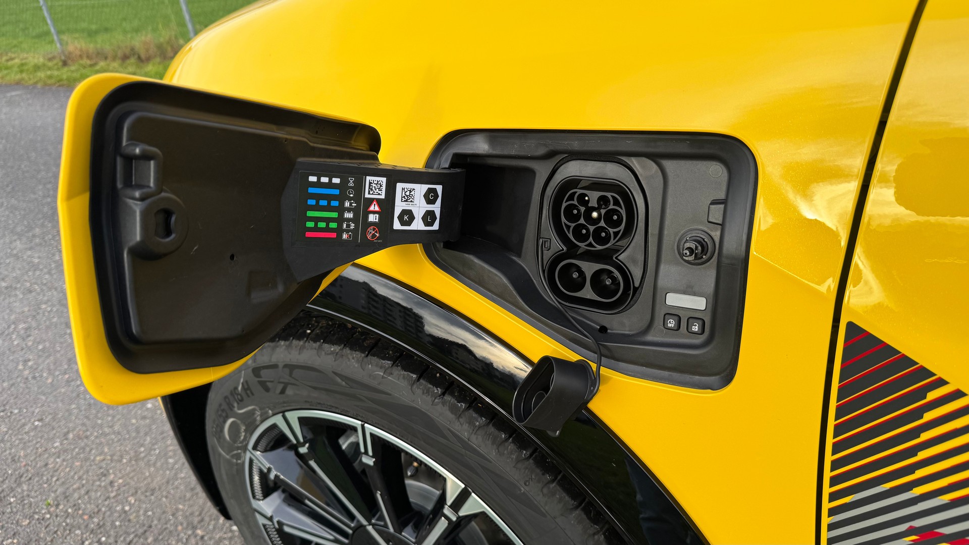 RENAULT R5 E-Tech Comfort Range 52 kWh Iconic Five-image-8