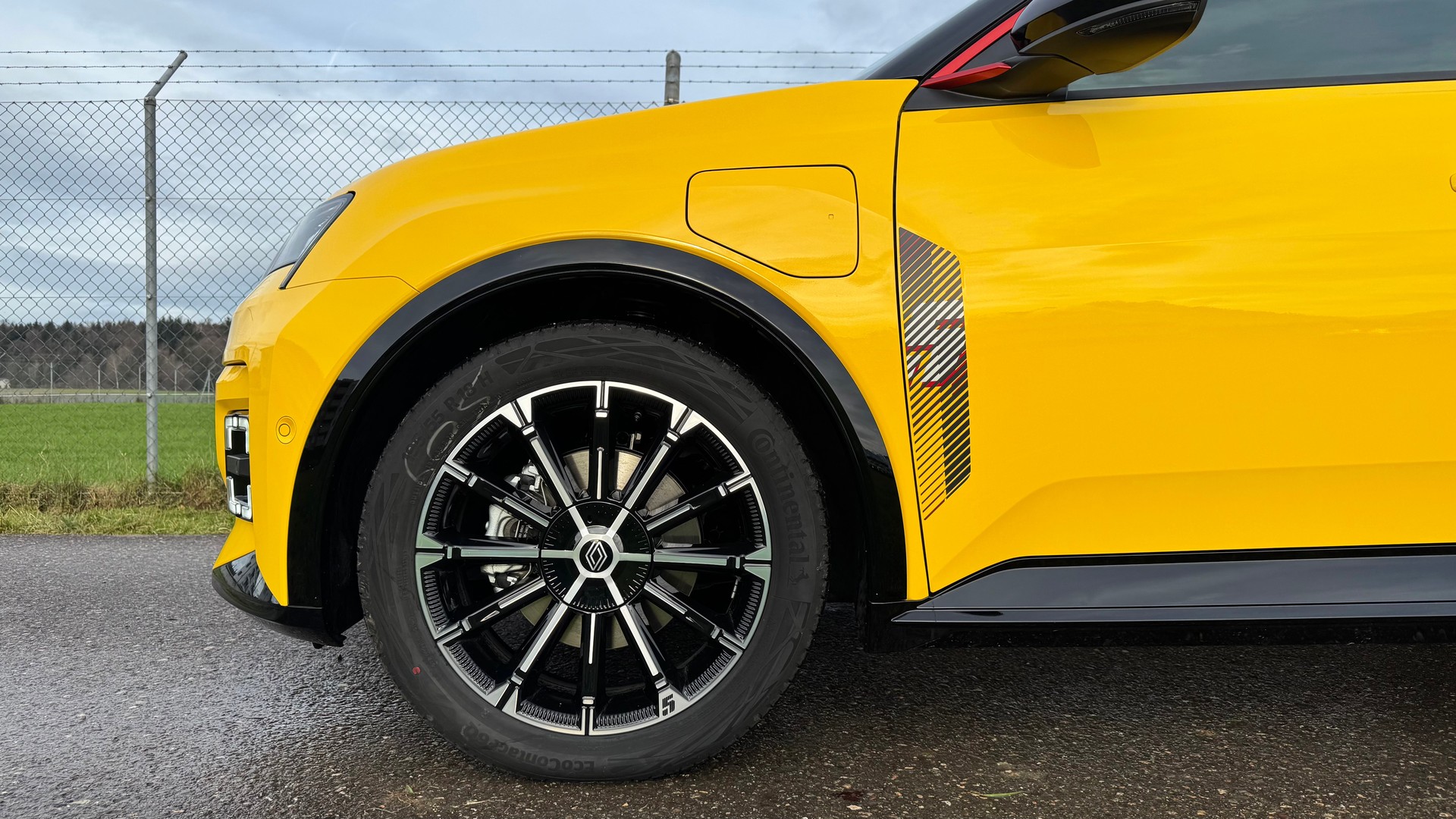 RENAULT R5 E-Tech Comfort Range 52 kWh Iconic Five-image-9