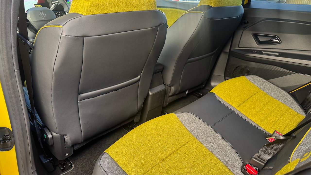 RENAULT R5 E-Tech Comfort Range 52 kWh Iconic Five-image-26