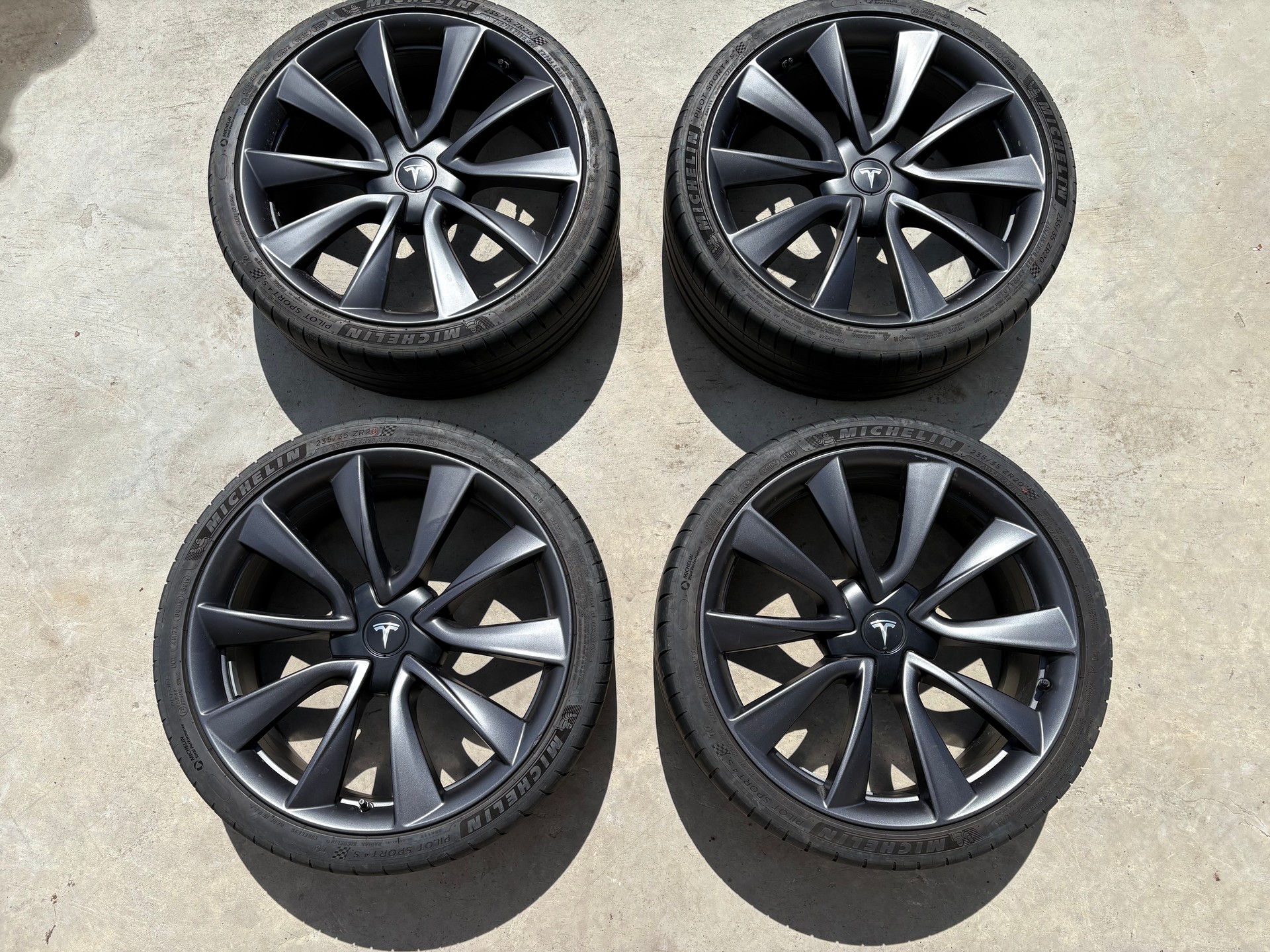 TESLA Model 3 Long Range AWD Performance-image-4