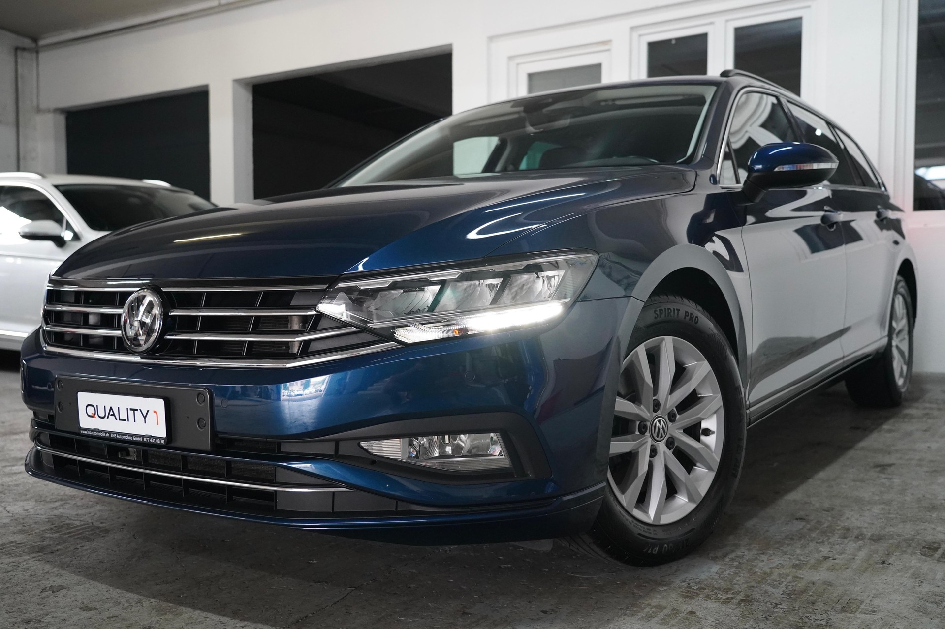 VW Passat Variant 1.5 TSI EVO Business DSG-image-4