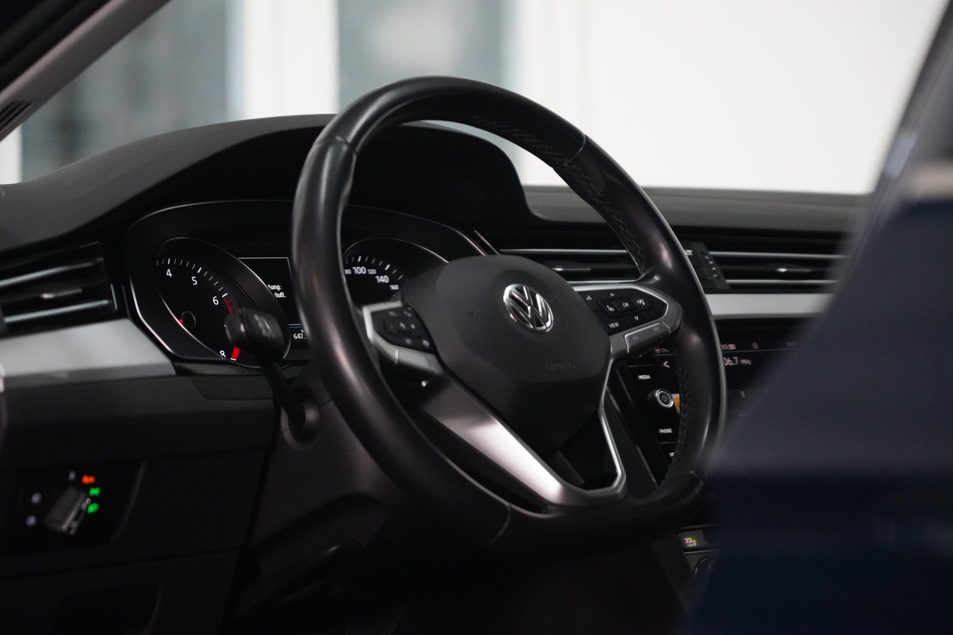 VW Passat Variant 1.5 TSI EVO Business DSG-image-11