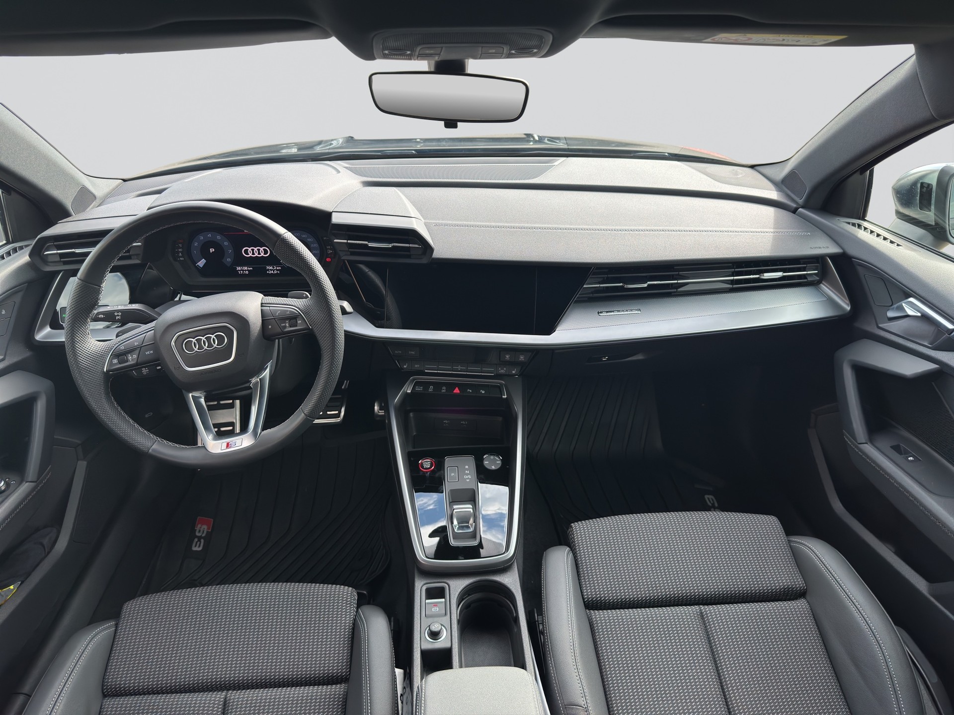 AUDI S3 Limousine 2.0 TFSI quattro S-tronic-image-14