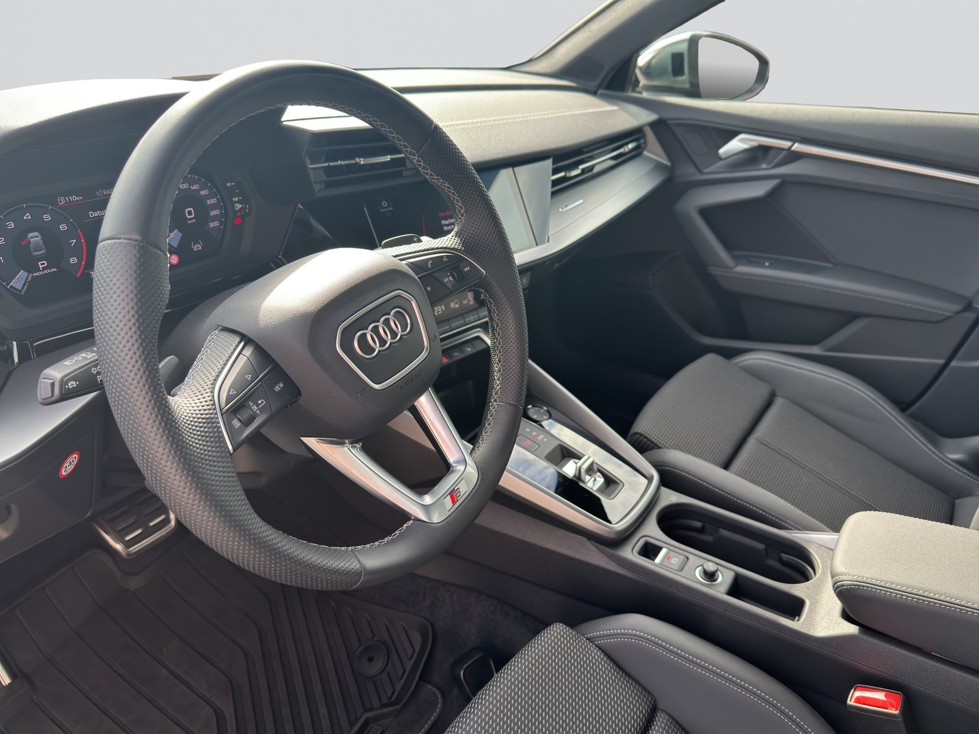 AUDI S3 Limousine 2.0 TFSI quattro S-tronic-image-7