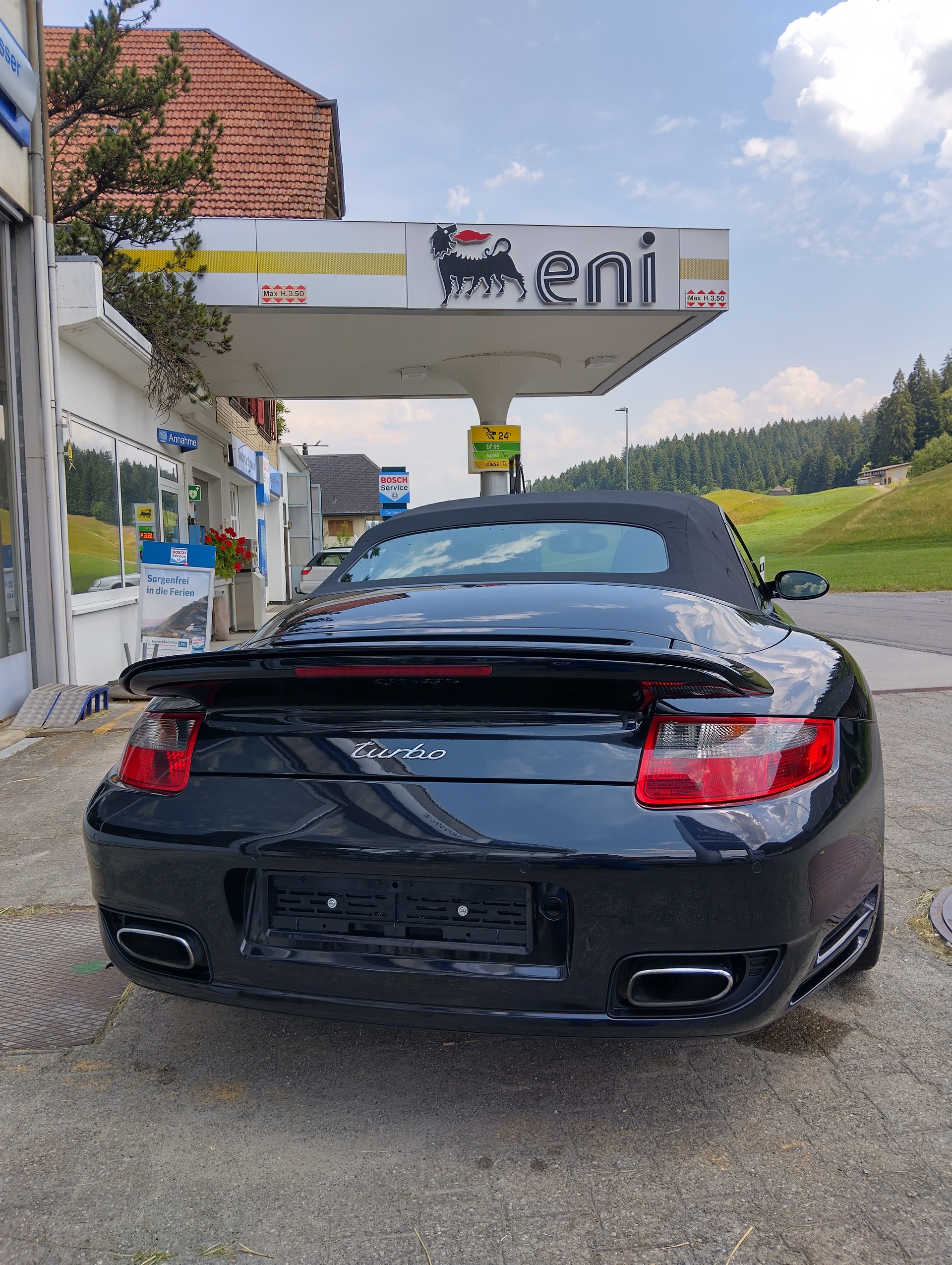 PORSCHE 911 Cabrio Turbo-image-2