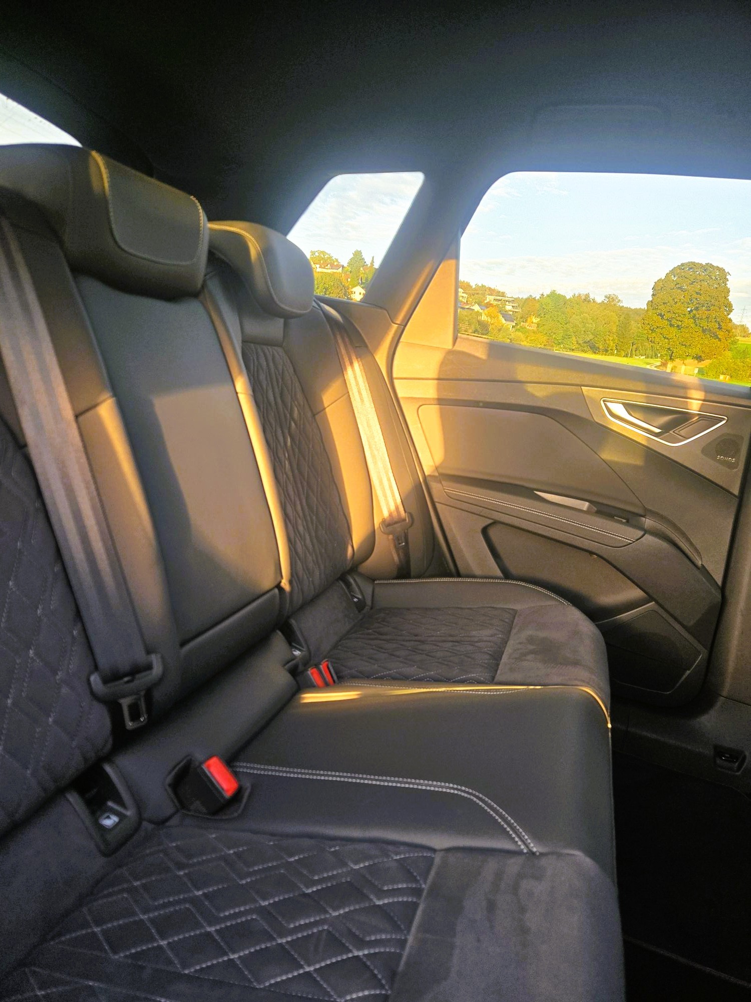 AUDI 50 quattro, S-Line-image-8