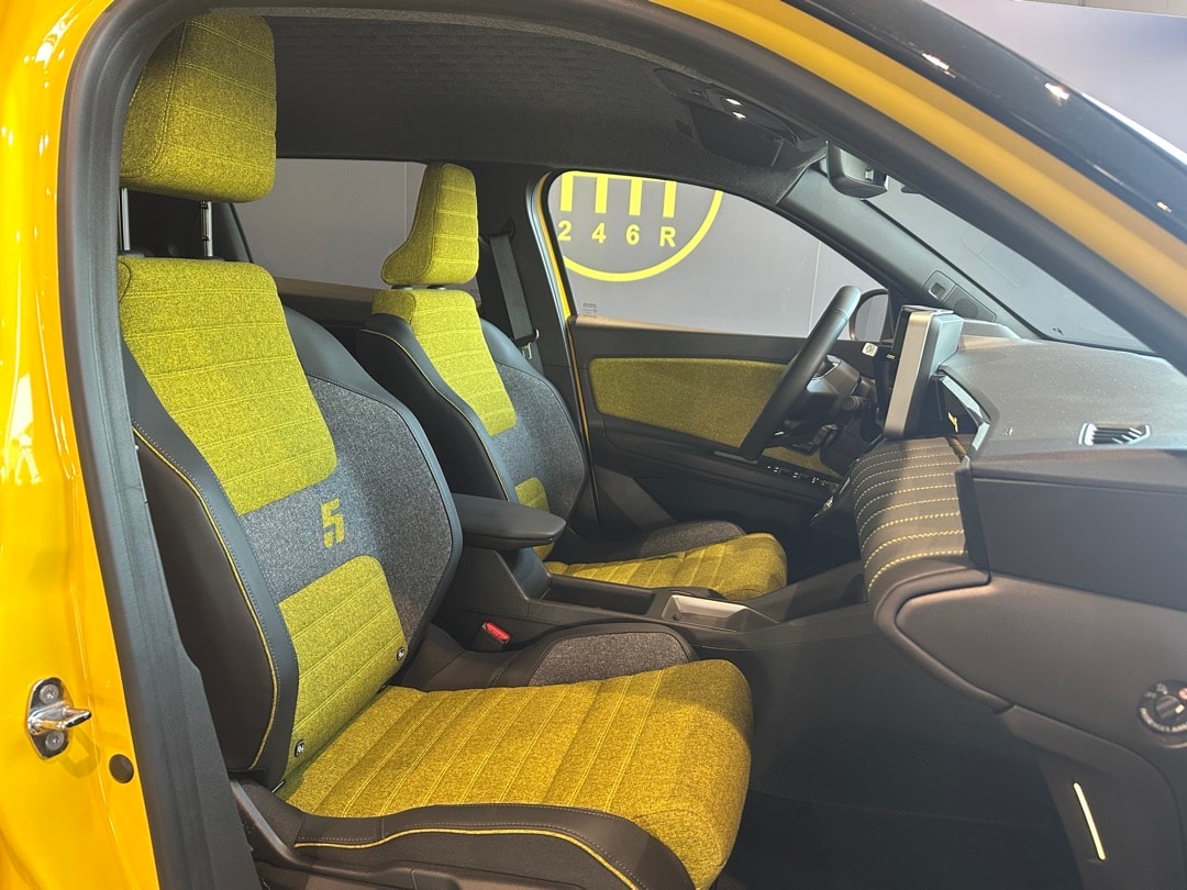 RENAULT R5 E-Tech Comfort Range 52 kWh Iconic Five-image-10