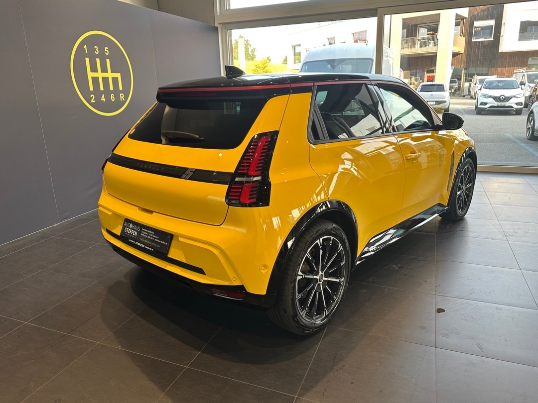 RENAULT R5 E-Tech Comfort Range 52 kWh Iconic Five-image-6