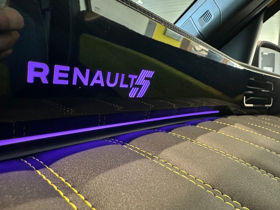 RENAULT R5 E-Tech Comfort Range 52 kWh Iconic Five-image-18