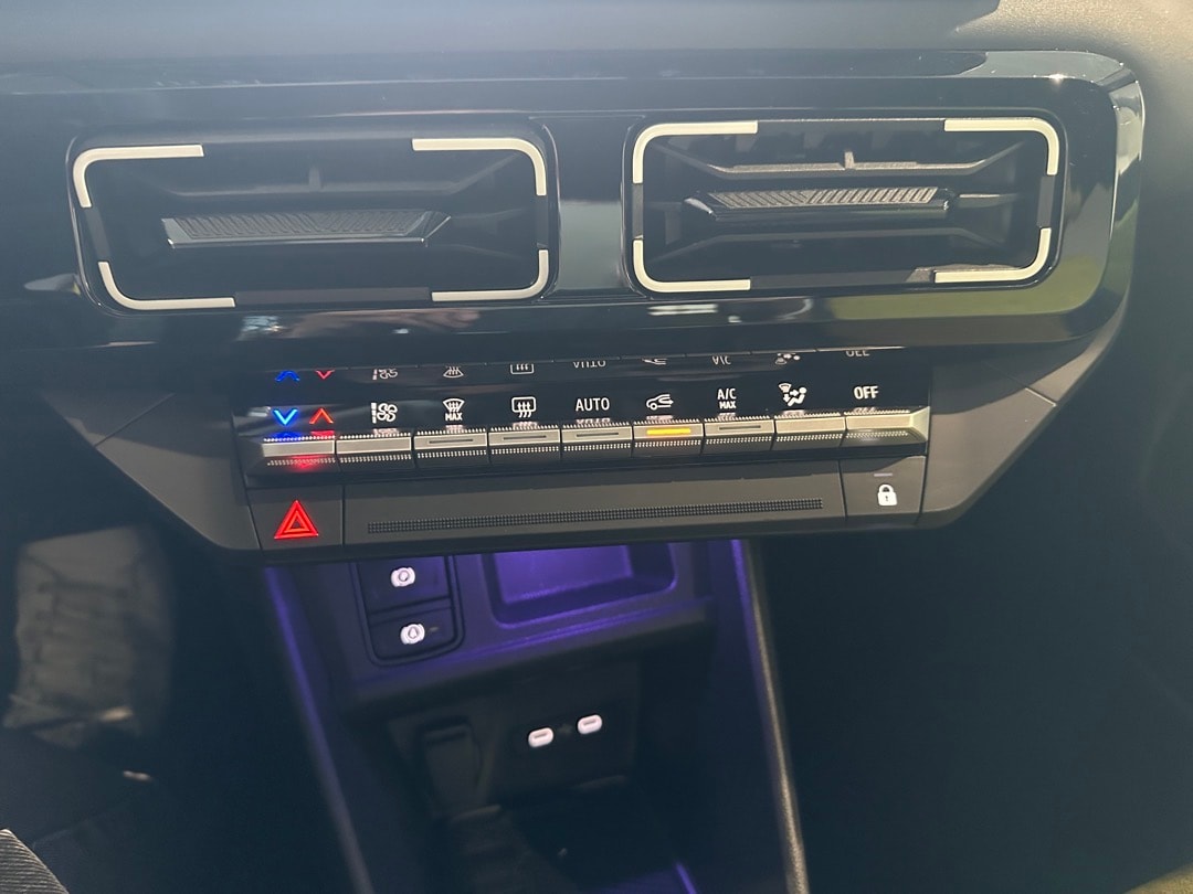 RENAULT R5 E-Tech Comfort Range 52 kWh Iconic Five-image-17