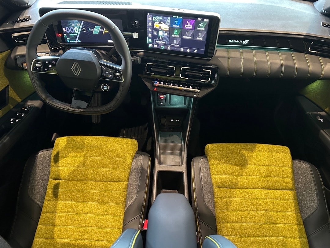 RENAULT R5 E-Tech Comfort Range 52 kWh Iconic Five-image-7
