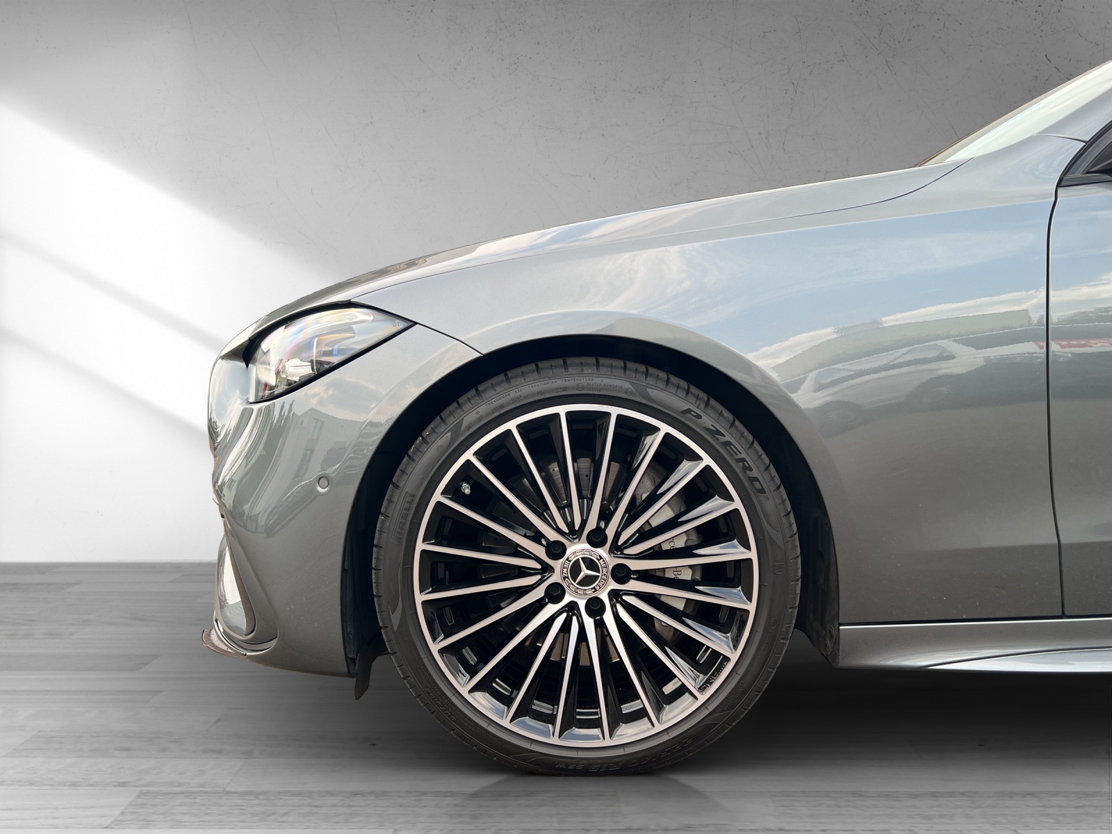 MERCEDES-BENZ C 300 d T AMG Line-image-16