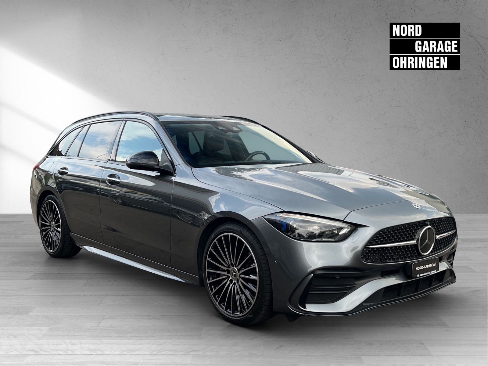 MERCEDES-BENZ C 300 d T AMG Line-image-5