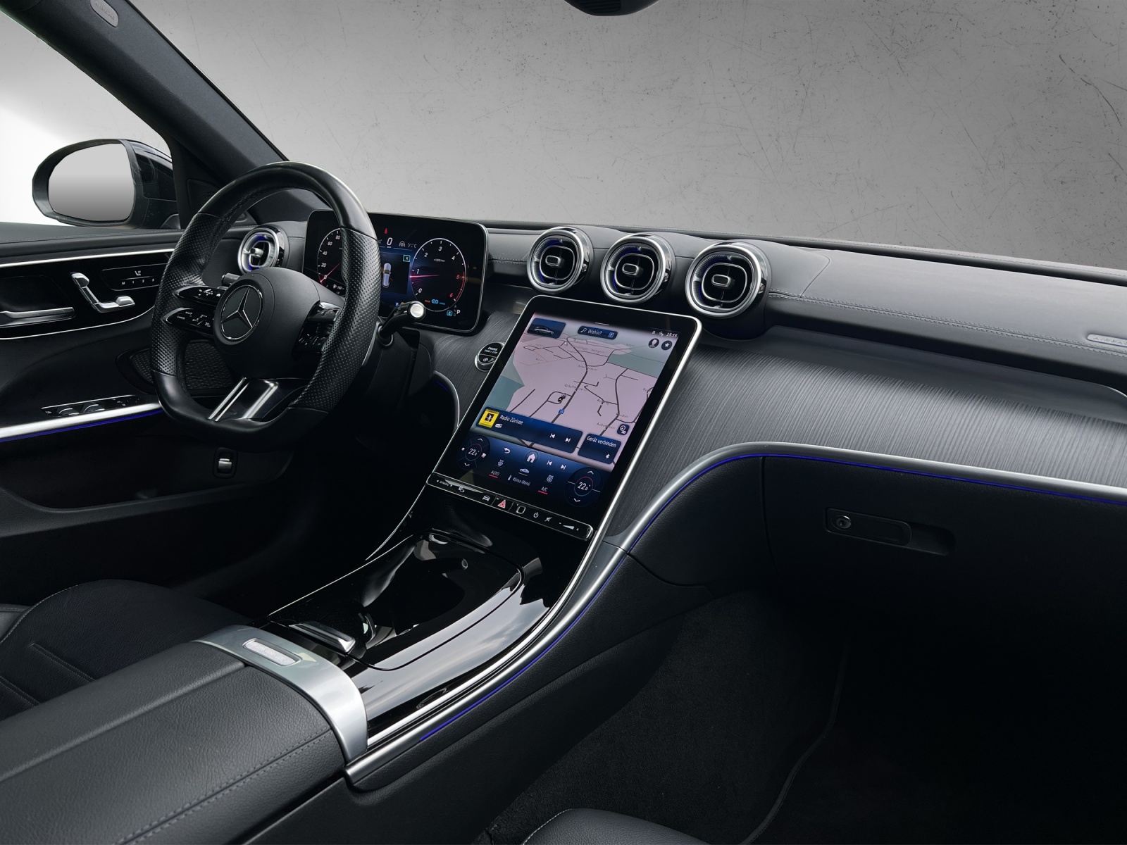 MERCEDES-BENZ C 300 d T AMG Line-image-13