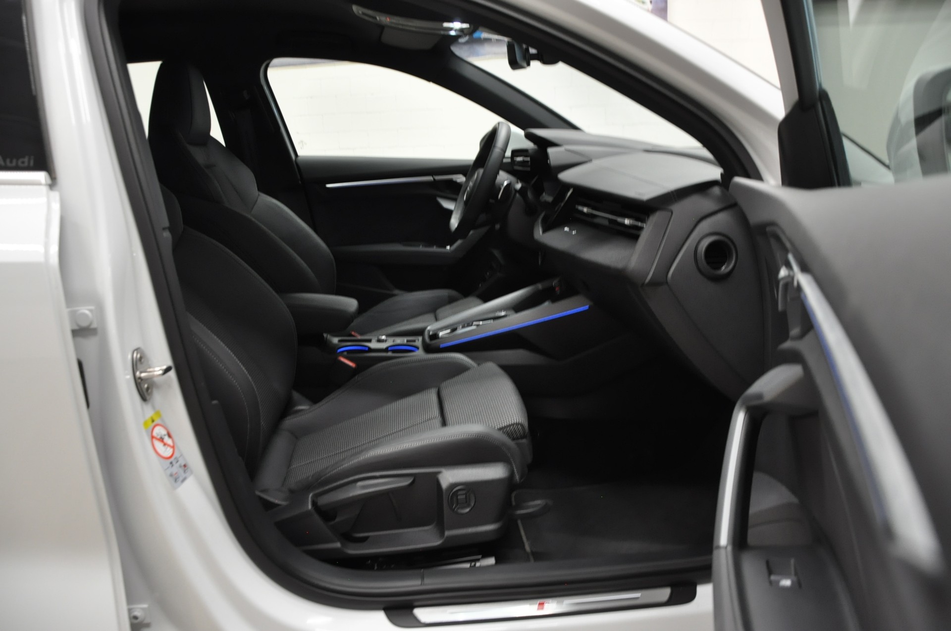 AUDI A3 Sportback 40 TFSI e advanced Attraction S-tronic-image-13
