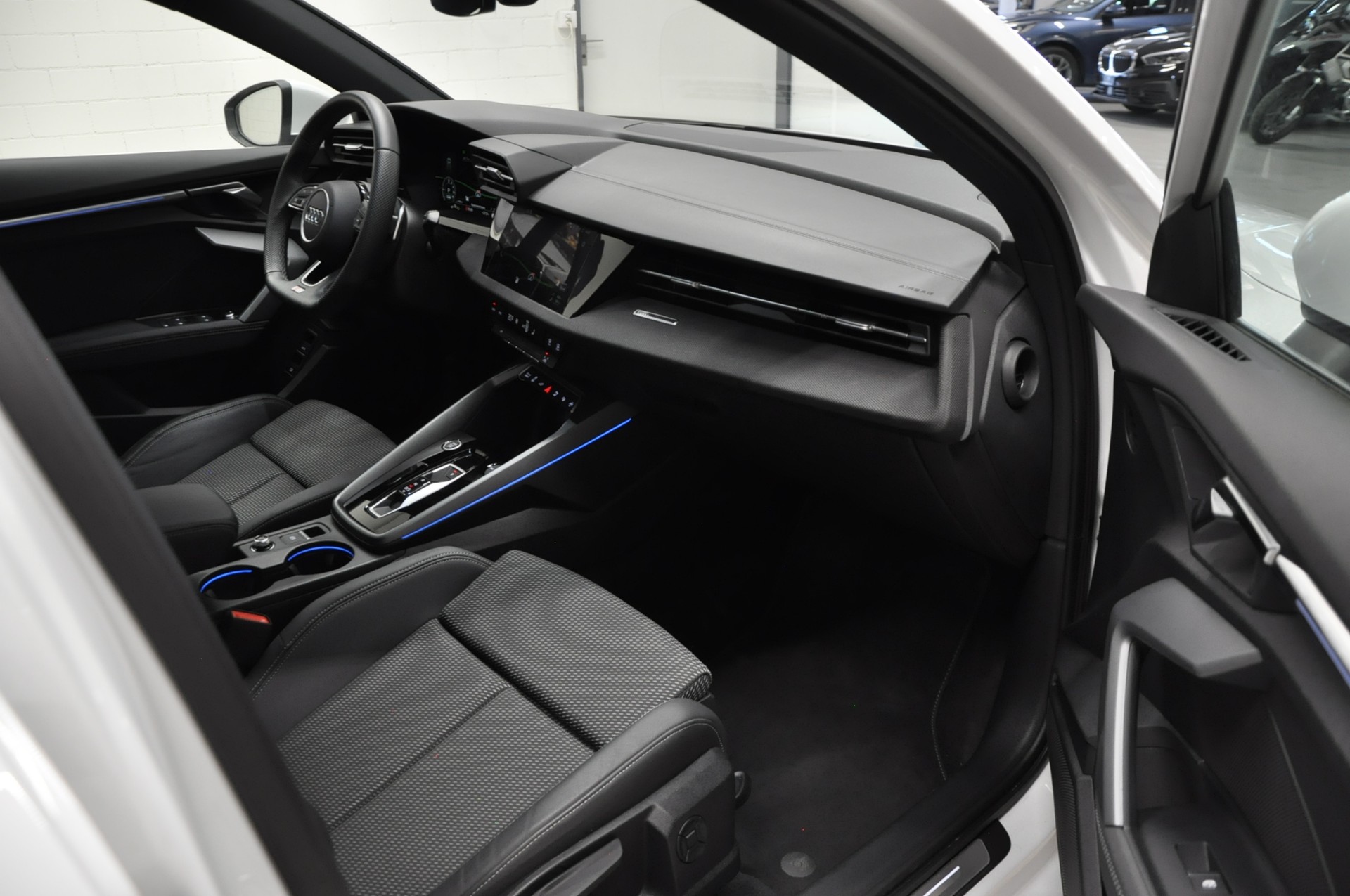 AUDI A3 Sportback 40 TFSI e advanced Attraction S-tronic-image-12