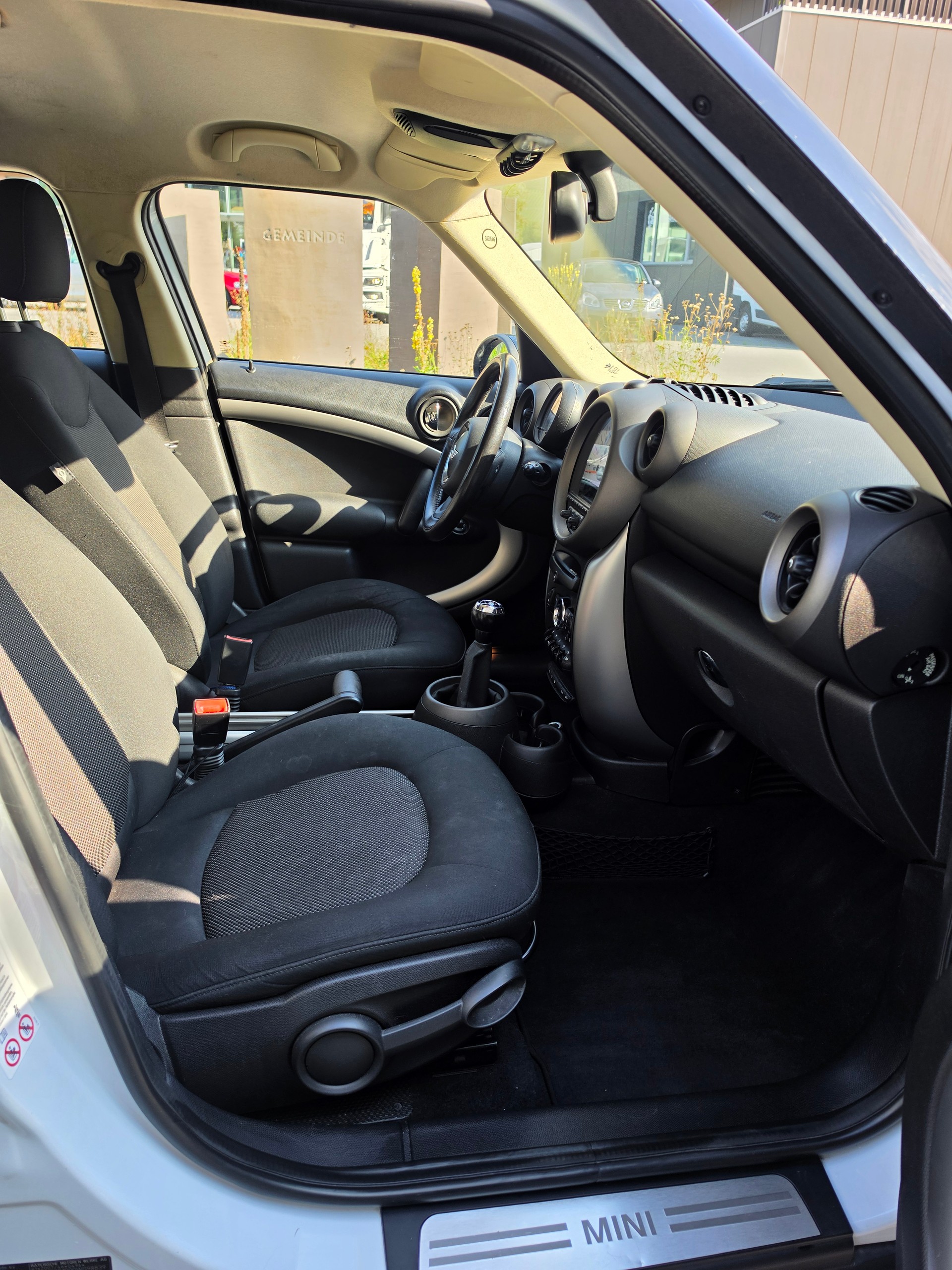 MINI Countryman Cooper D ALL4-image-12