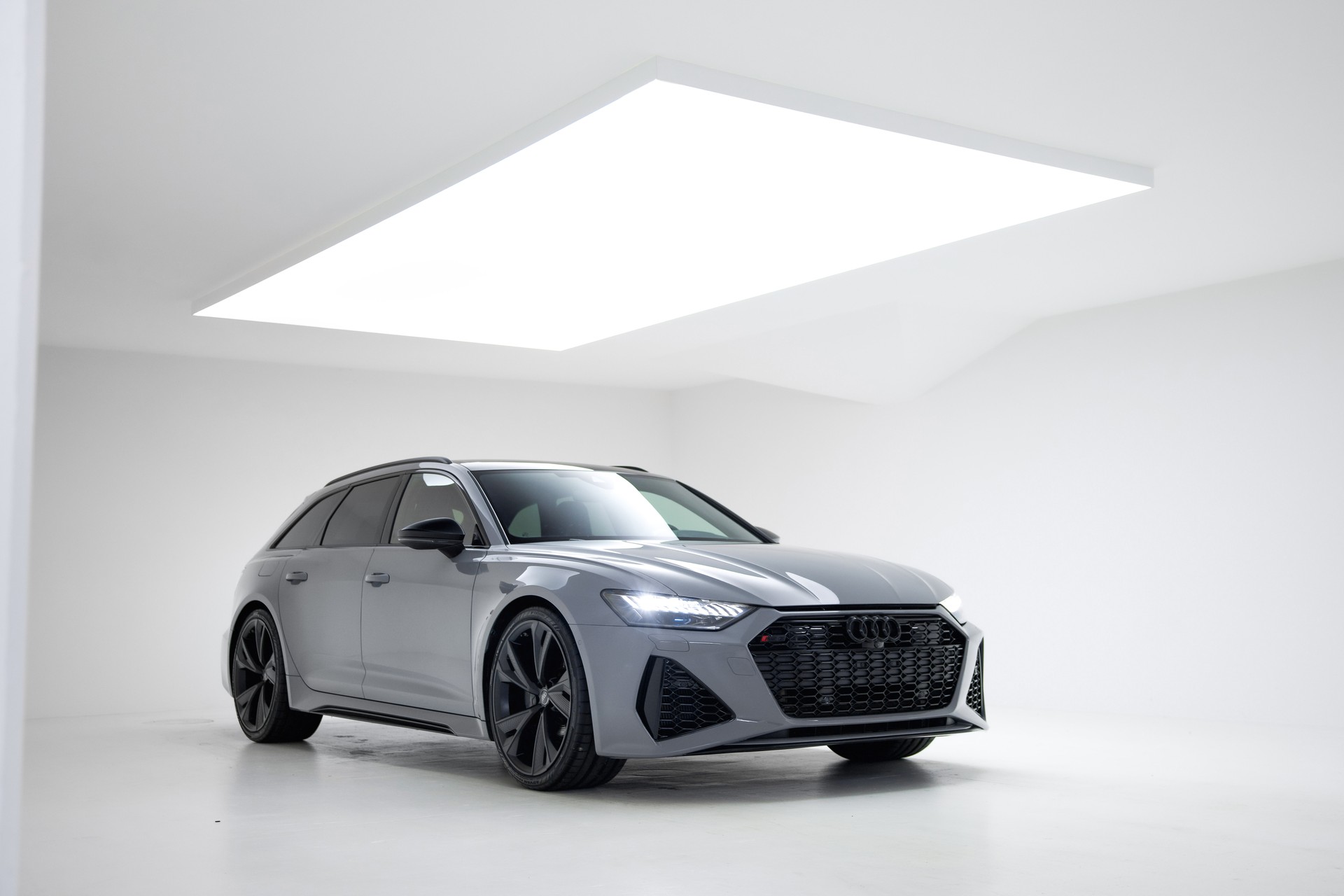 AUDI RS6 Avant 4.0 TFSI V8 quattro-image-6