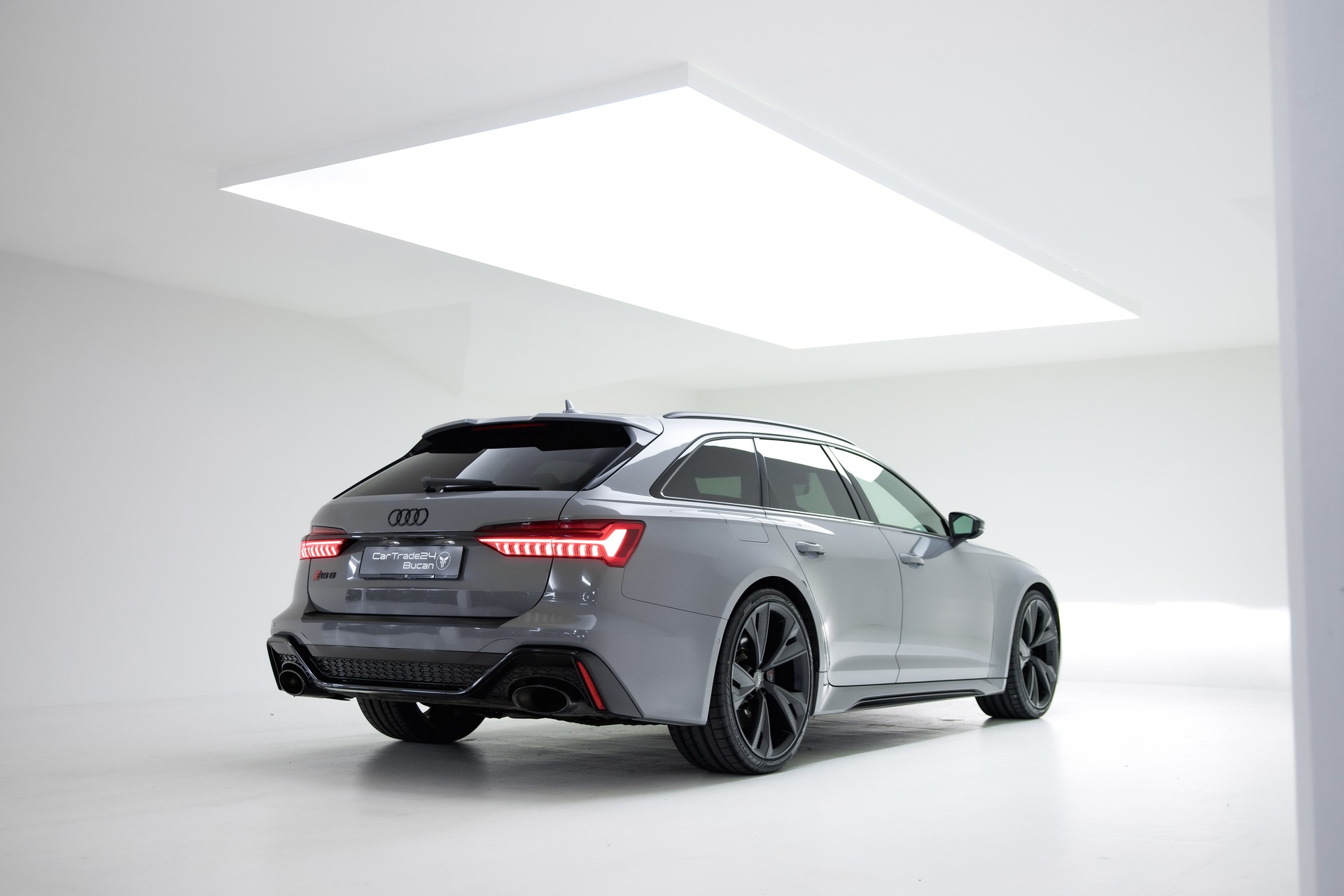 AUDI RS6 Avant 4.0 TFSI V8 quattro-image-1