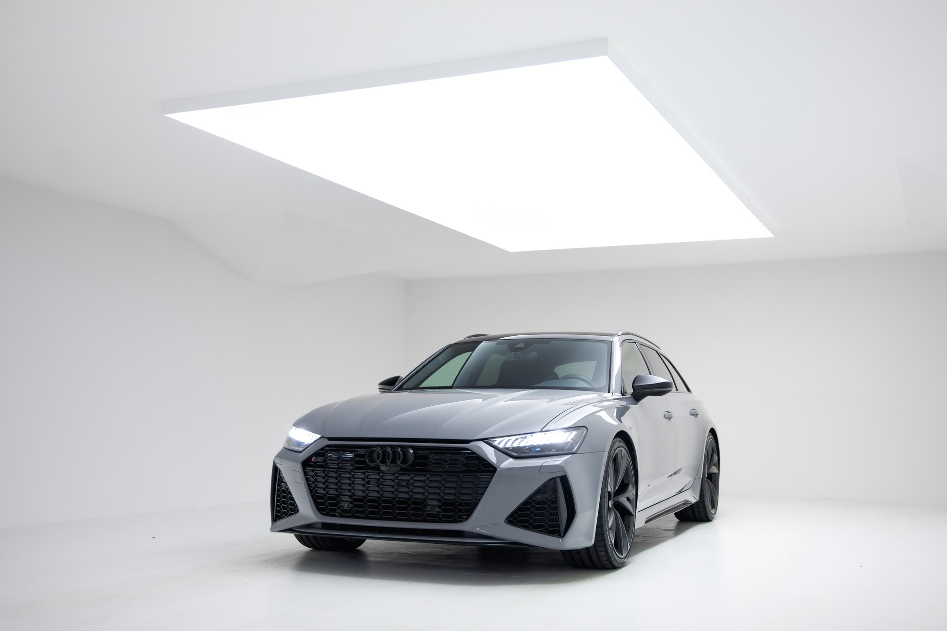 AUDI RS6 Avant 4.0 TFSI V8 quattro-image-3