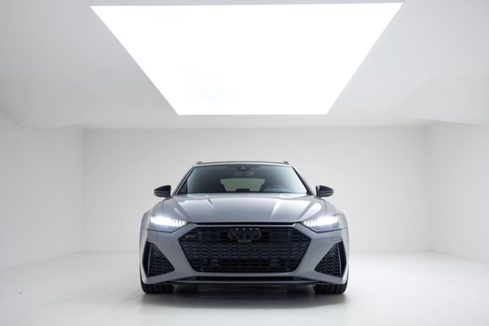 AUDI RS6 Avant 4.0 TFSI V8 quattro-image-4