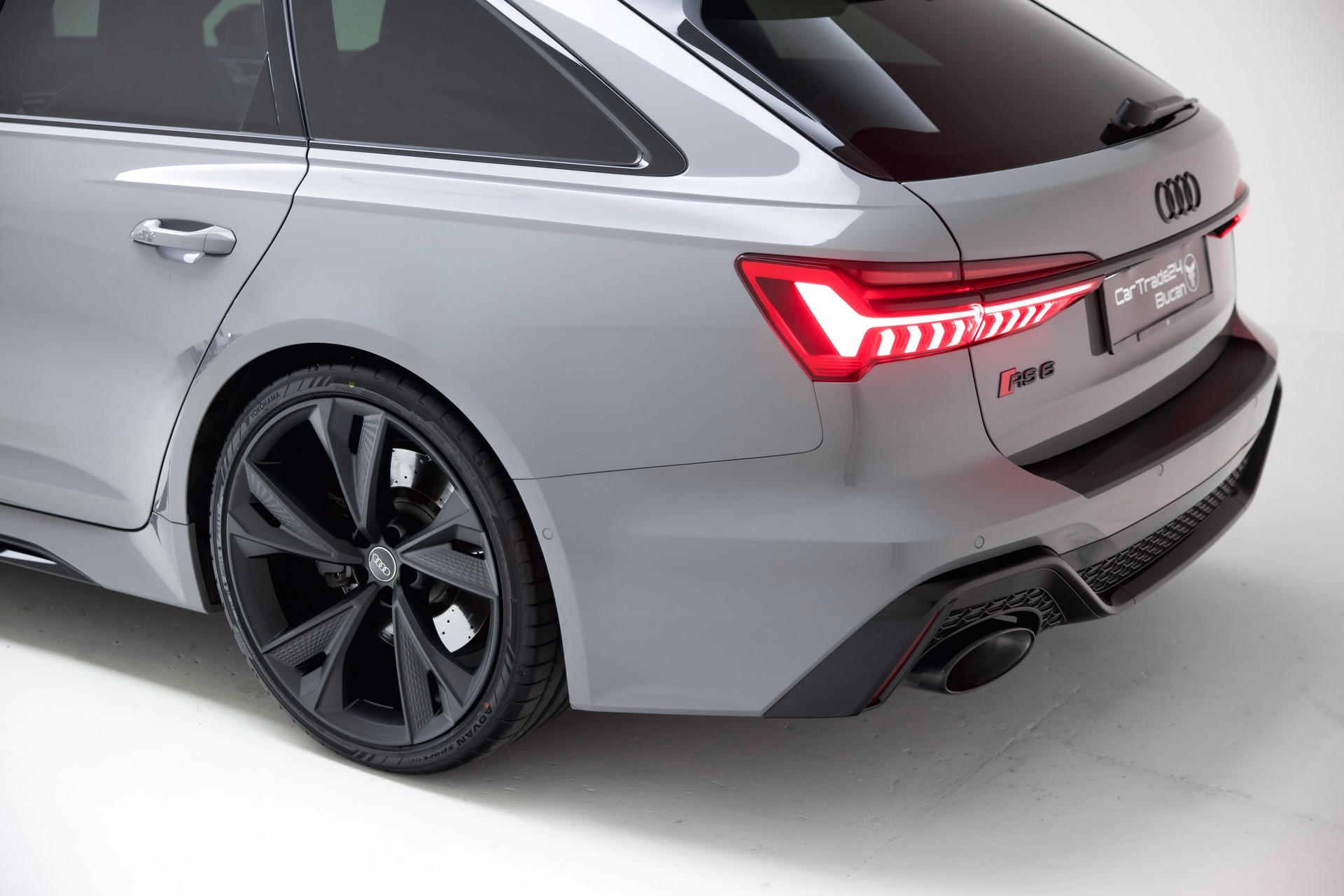 AUDI RS6 Avant 4.0 TFSI V8 quattro-image-16