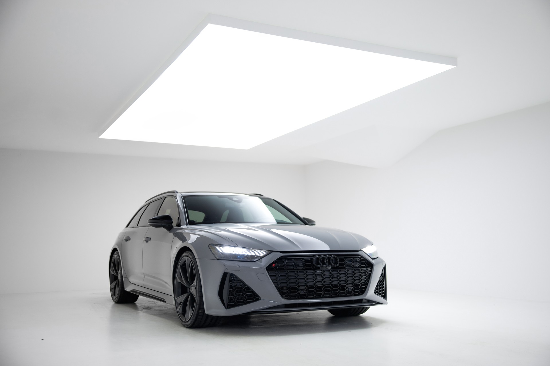 AUDI RS6 Avant 4.0 TFSI V8 quattro-image-5