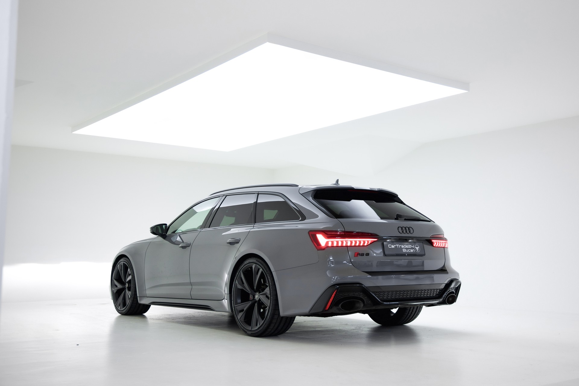 AUDI RS6 Avant 4.0 TFSI V8 quattro-image-10
