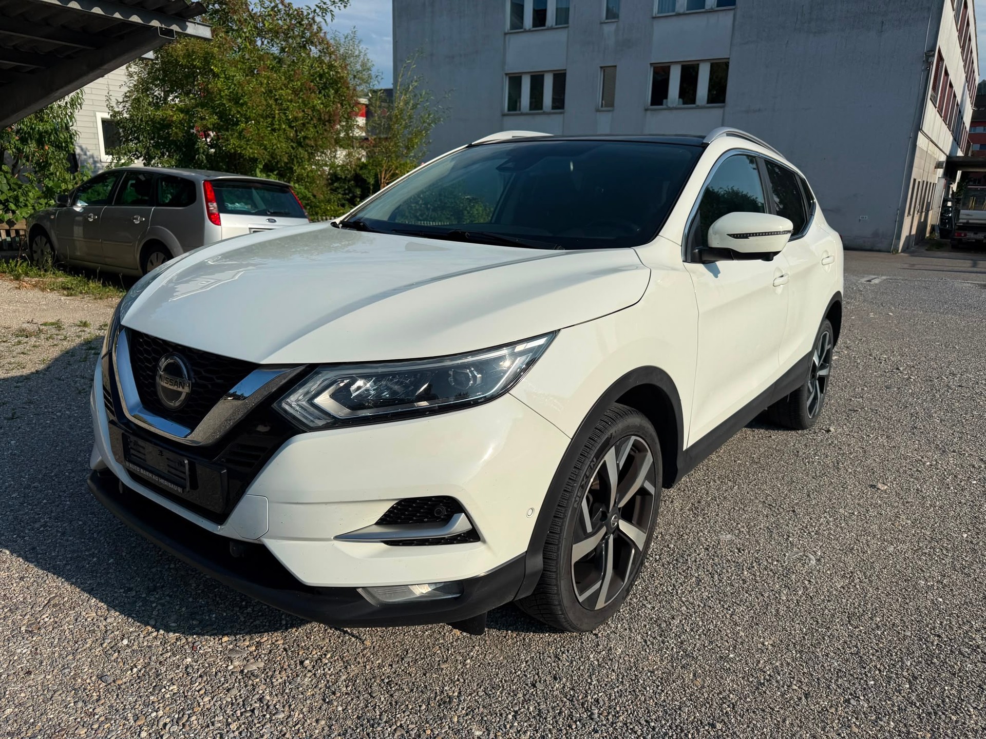 NISSAN Qashqai 1.7 dCi tekna Xtronic ALL-MODE 4x4-image-3