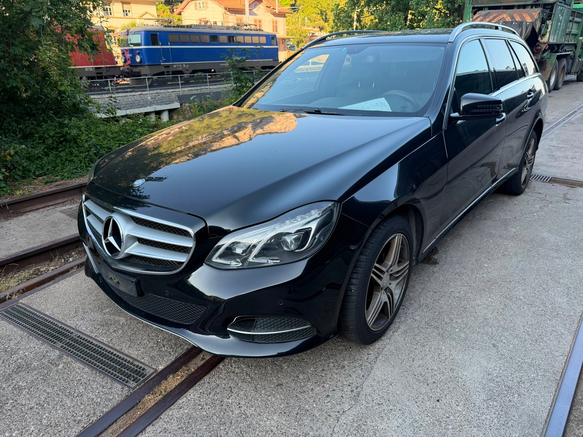 MERCEDES-BENZ E 200 BlueTEC Avantgarde 7G-Tronic-image-1