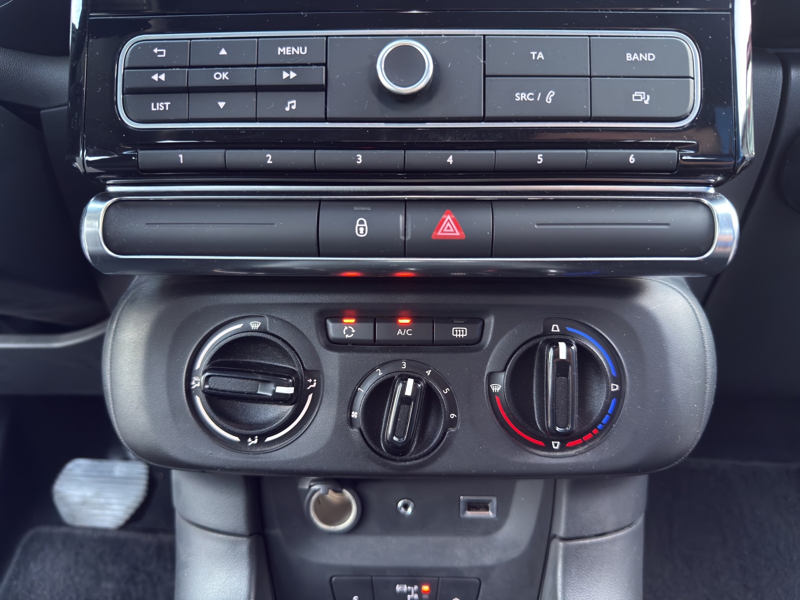 CITROEN C3 1.2i PureTech Feel EAT-image-14
