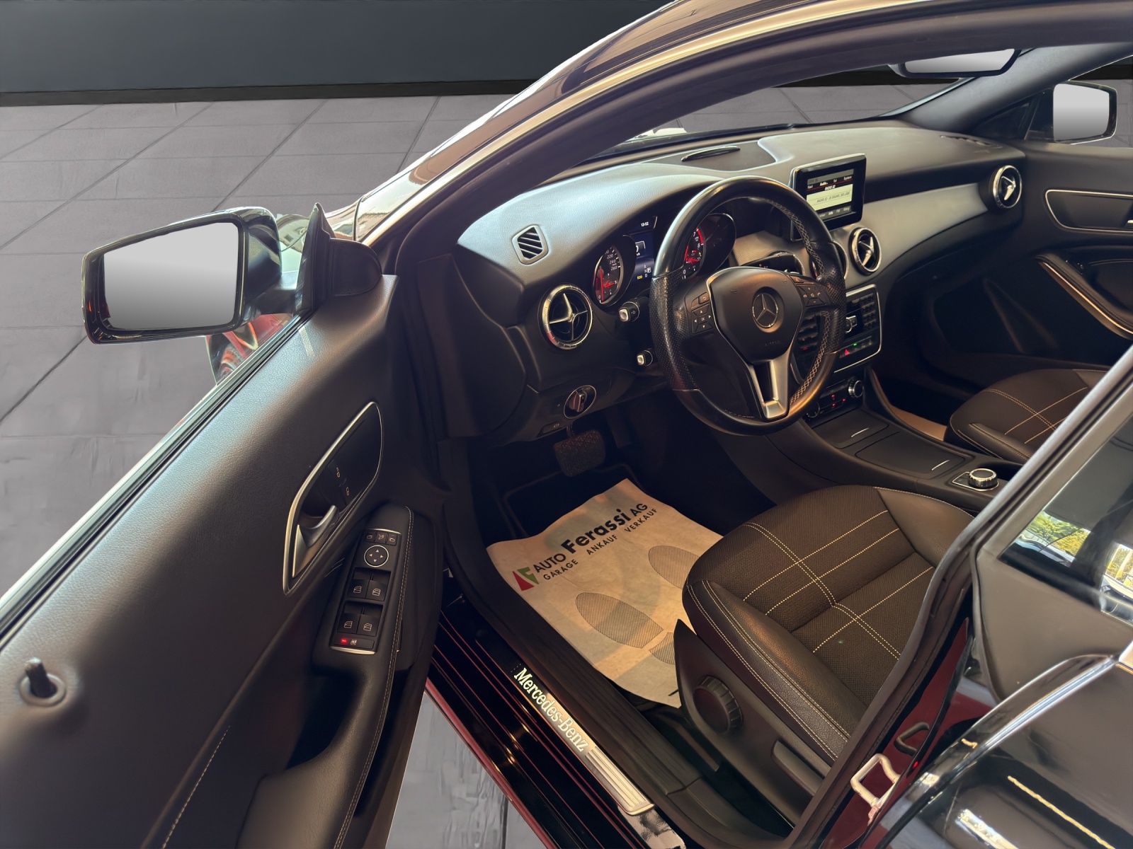 MERCEDES-BENZ CLA 200 7G-DCT-image-25