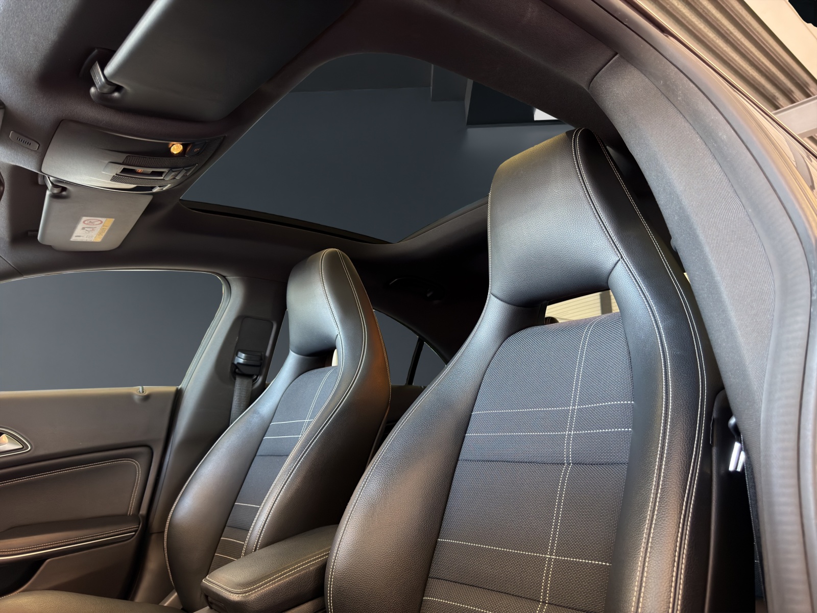 MERCEDES-BENZ CLA 200 7G-DCT-image-17