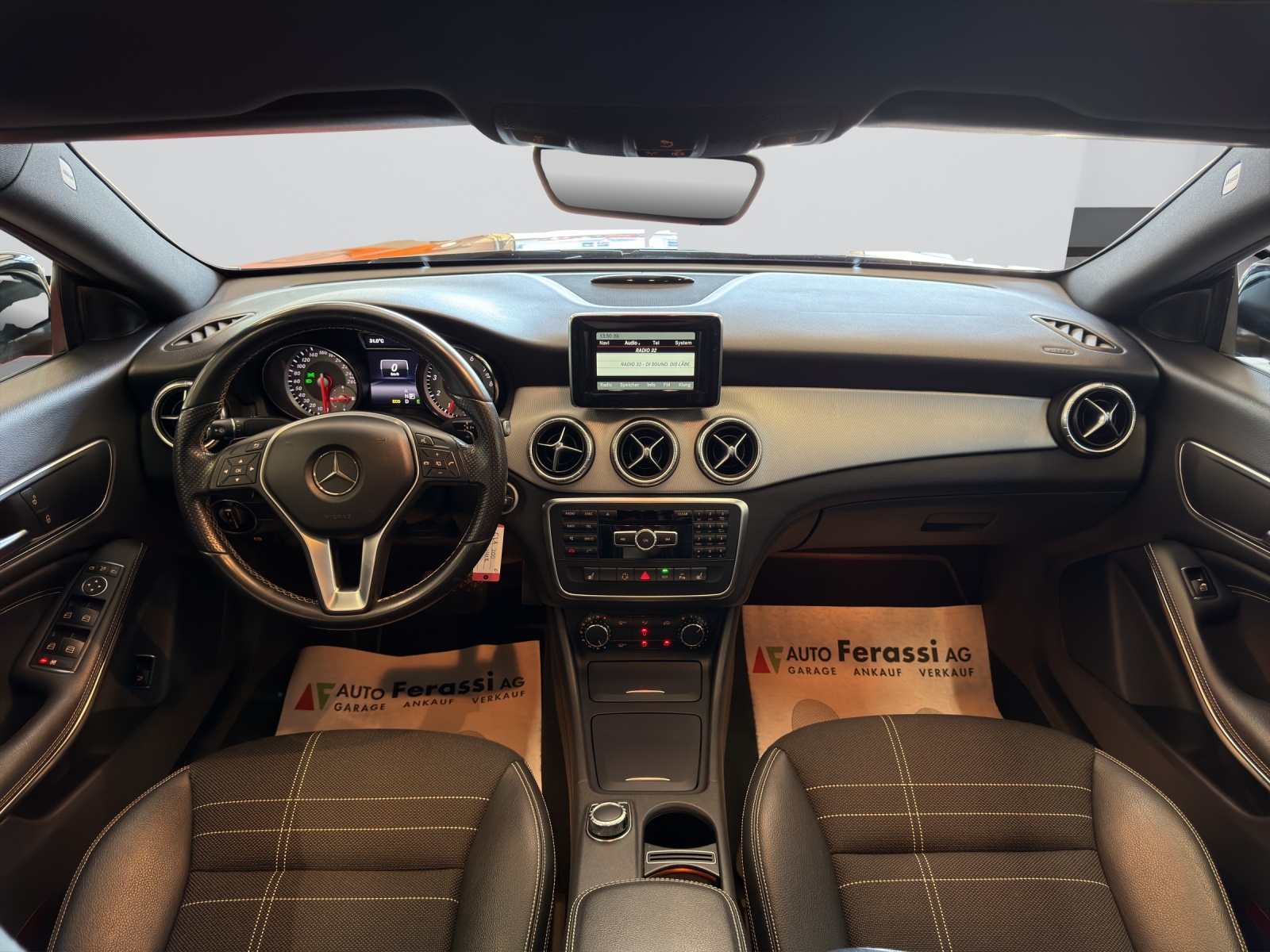 MERCEDES-BENZ CLA 200 7G-DCT-image-11
