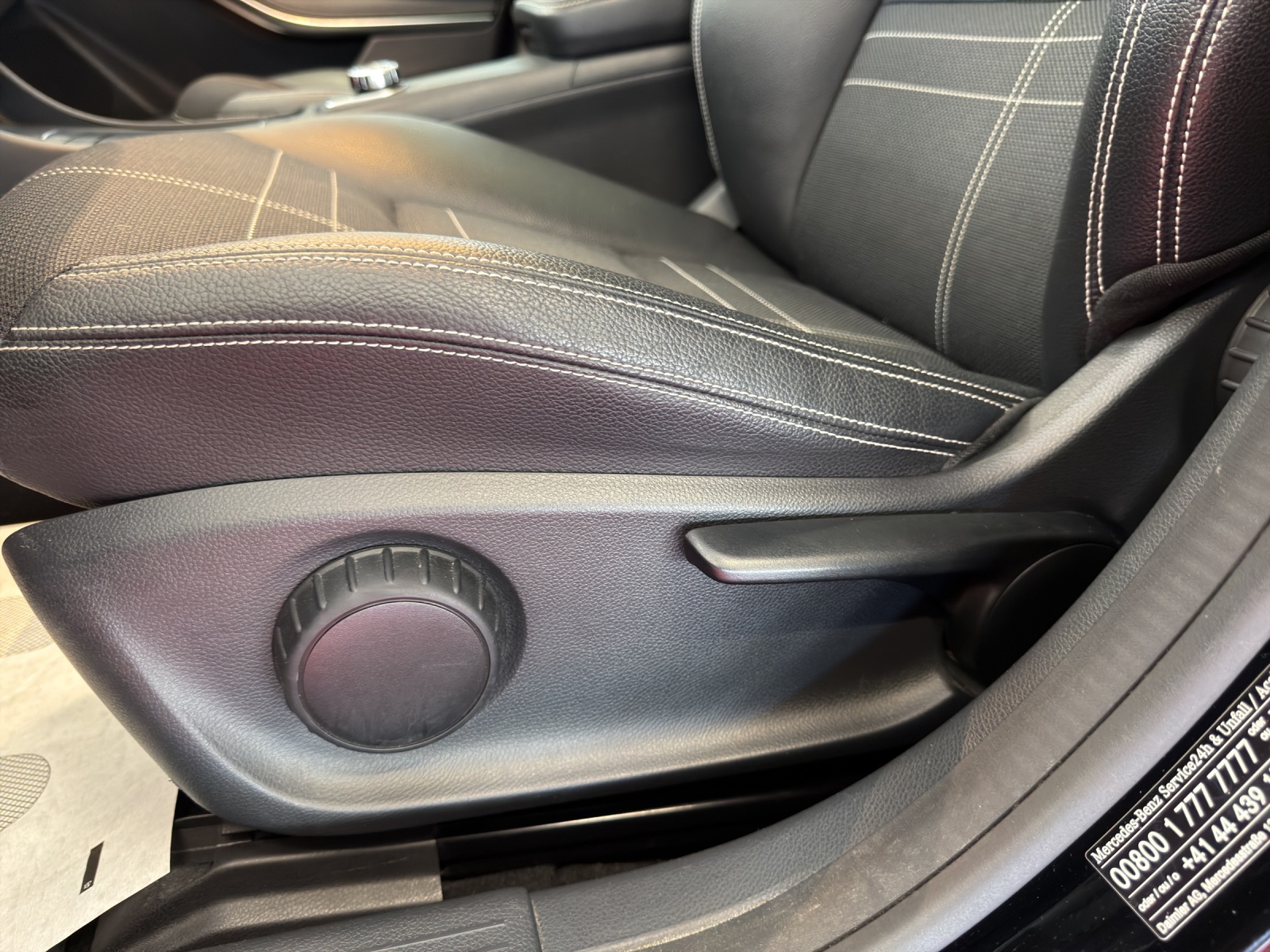 MERCEDES-BENZ CLA 200 7G-DCT-image-24