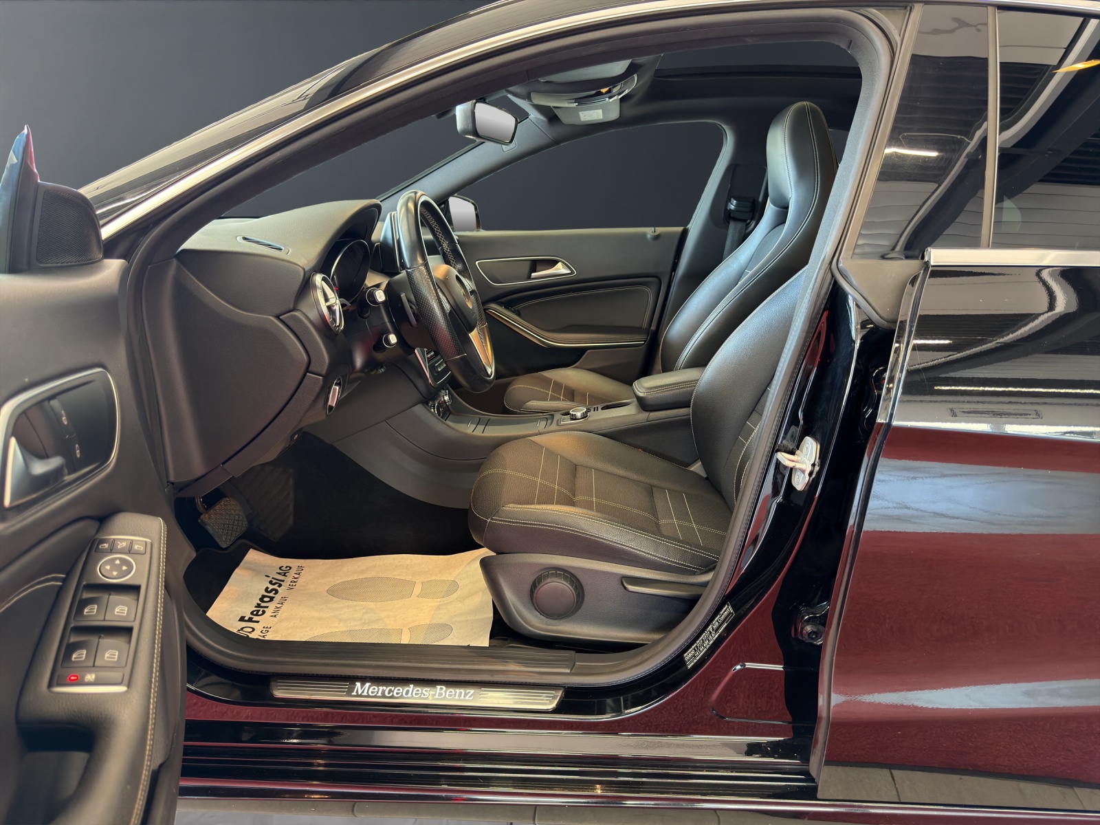 MERCEDES-BENZ CLA 200 7G-DCT-image-15
