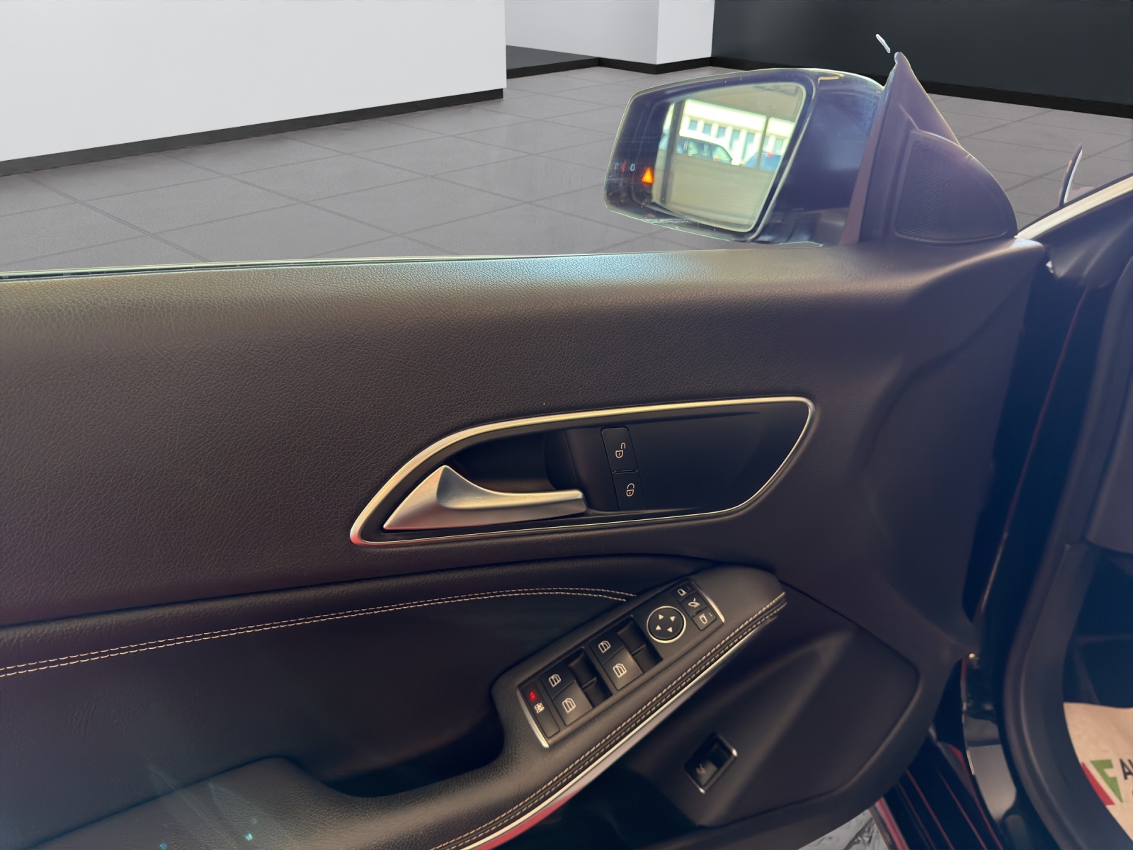 MERCEDES-BENZ CLA 200 7G-DCT-image-16