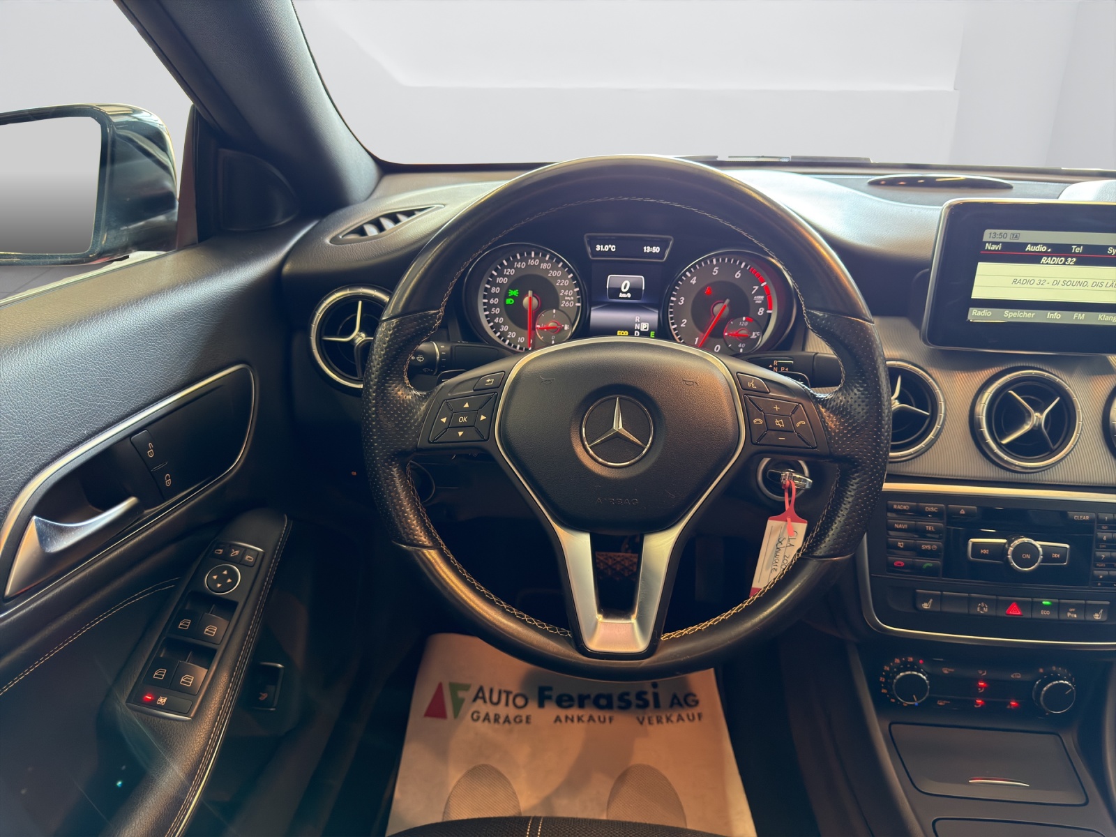 MERCEDES-BENZ CLA 200 7G-DCT-image-14
