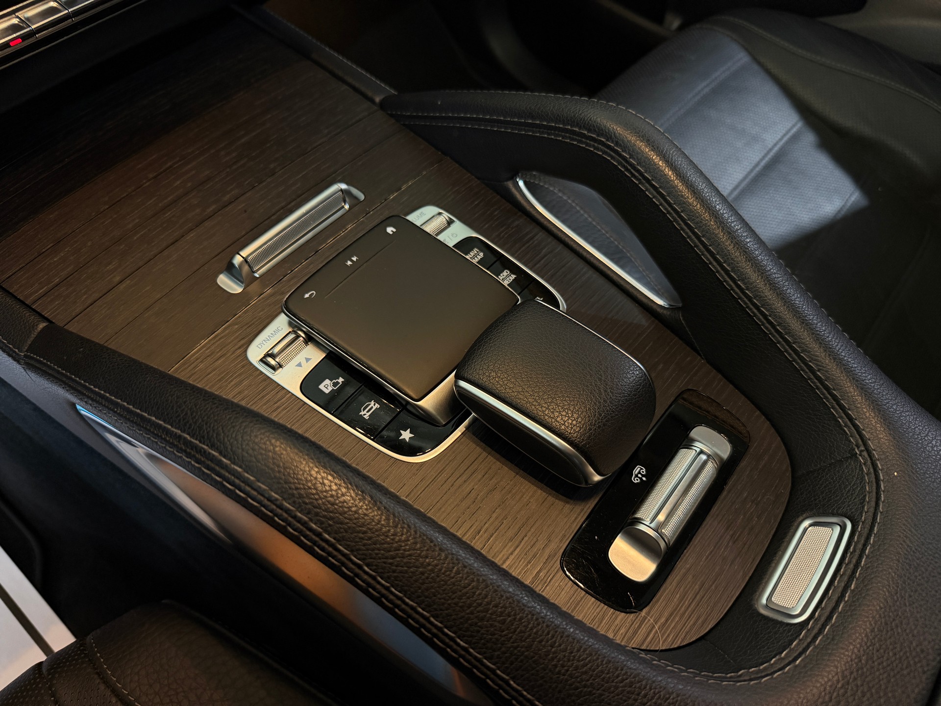 MERCEDES-BENZ GLS 400 d 4Matic AMG Line 9G-Tronic (CH)-image-18