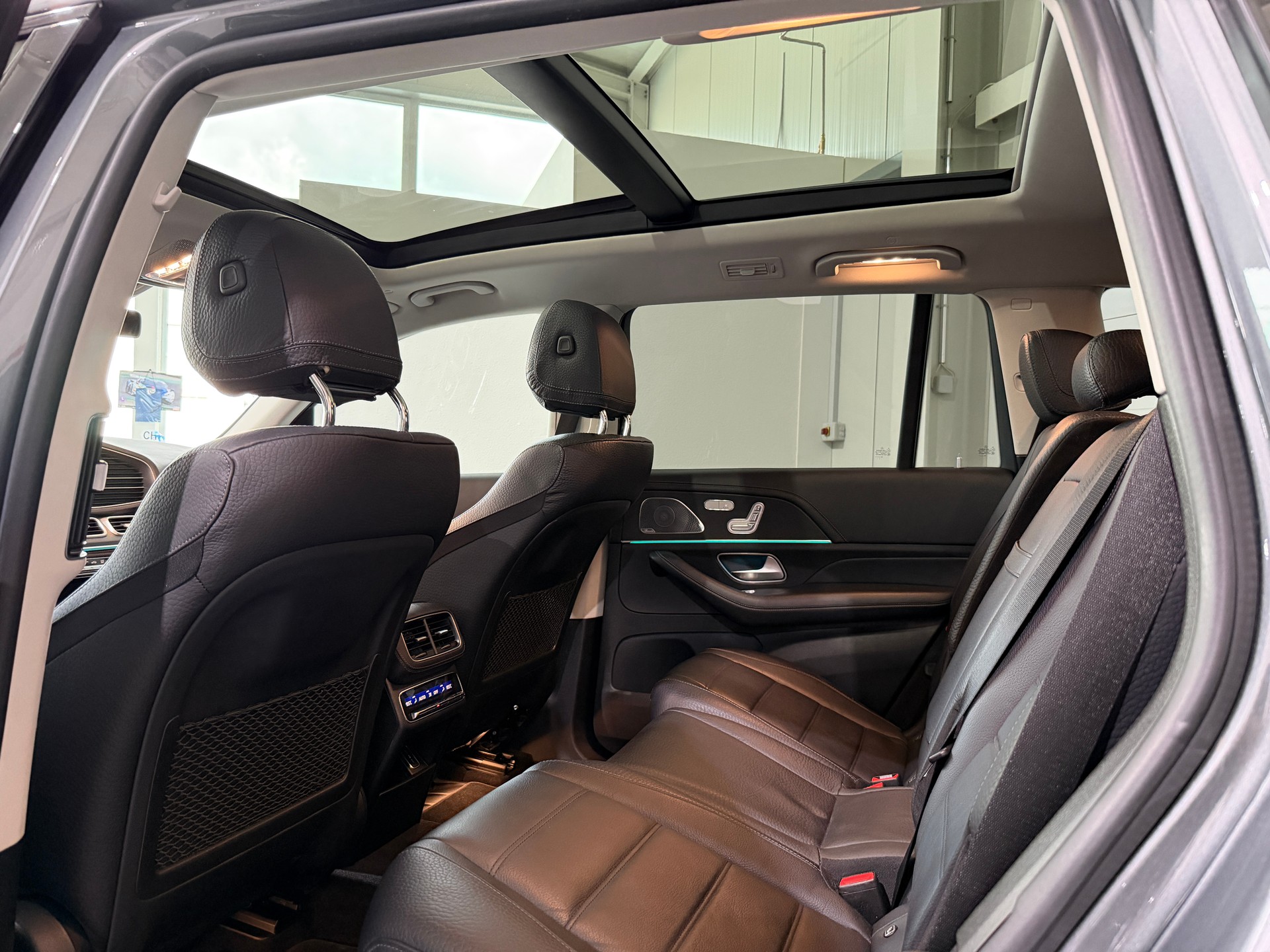 MERCEDES-BENZ GLS 400 d 4Matic AMG Line 9G-Tronic (CH)-image-7
