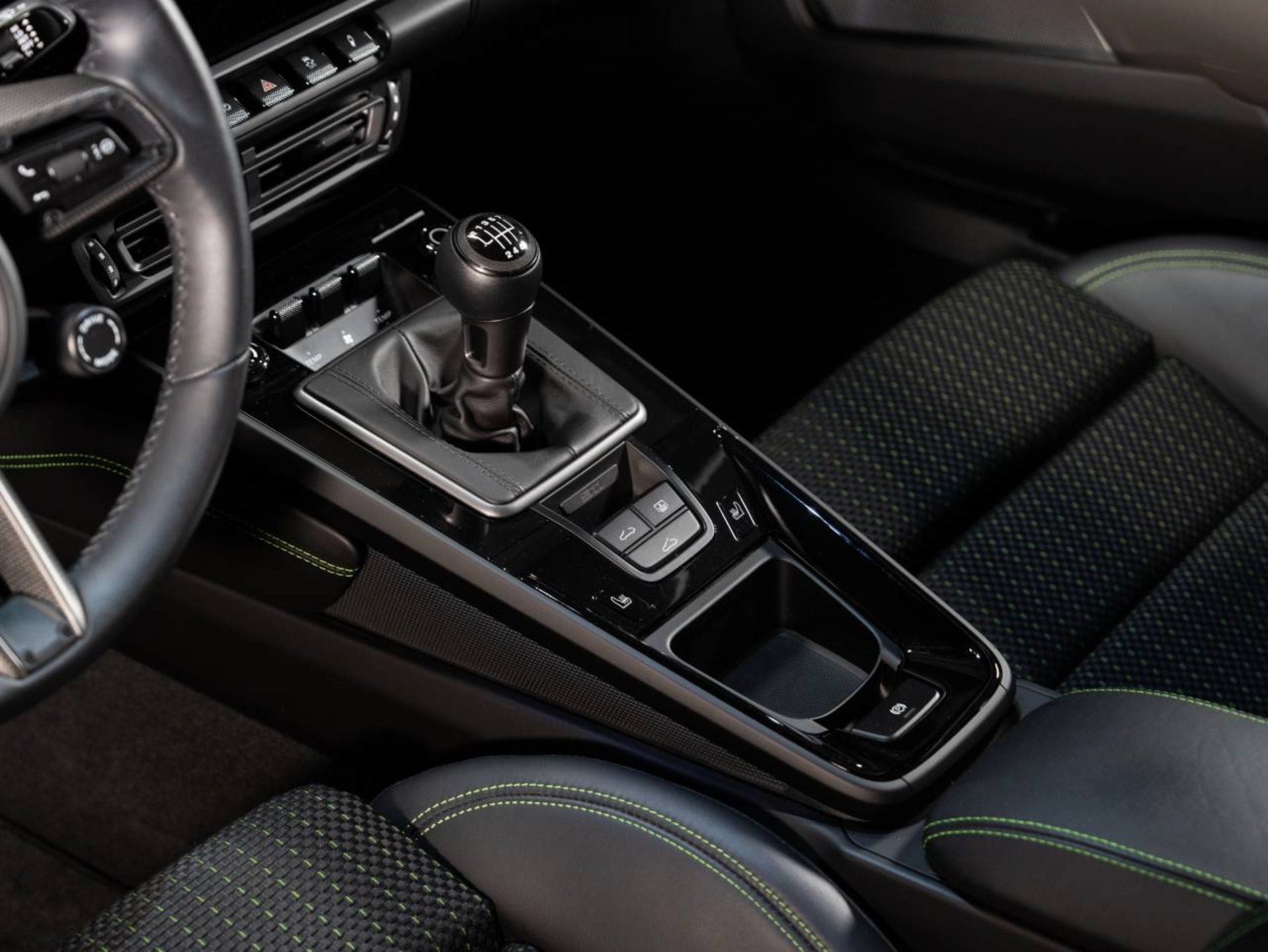 PORSCHE 911 Carrera T-image-11