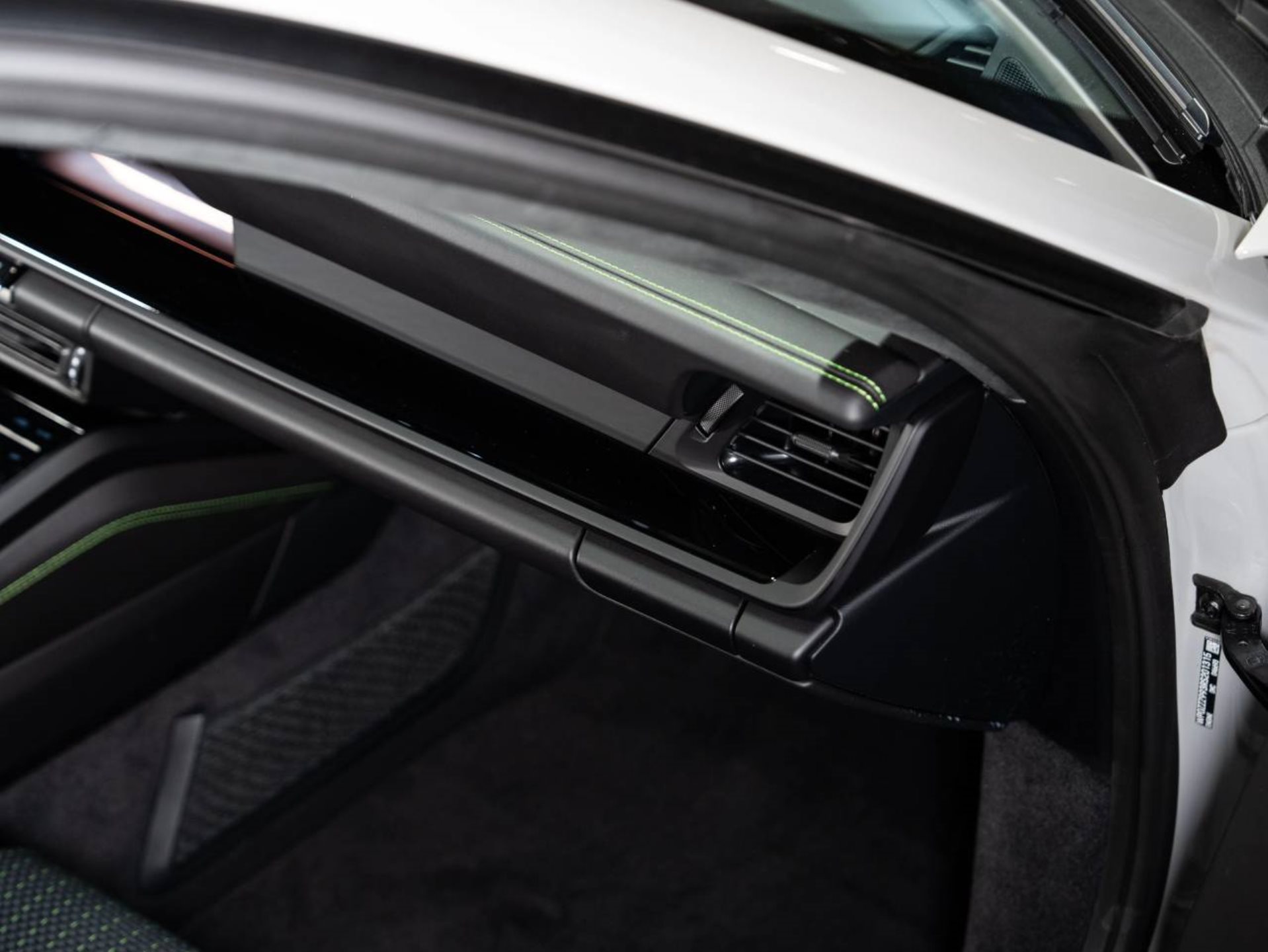PORSCHE 911 Carrera T-image-13