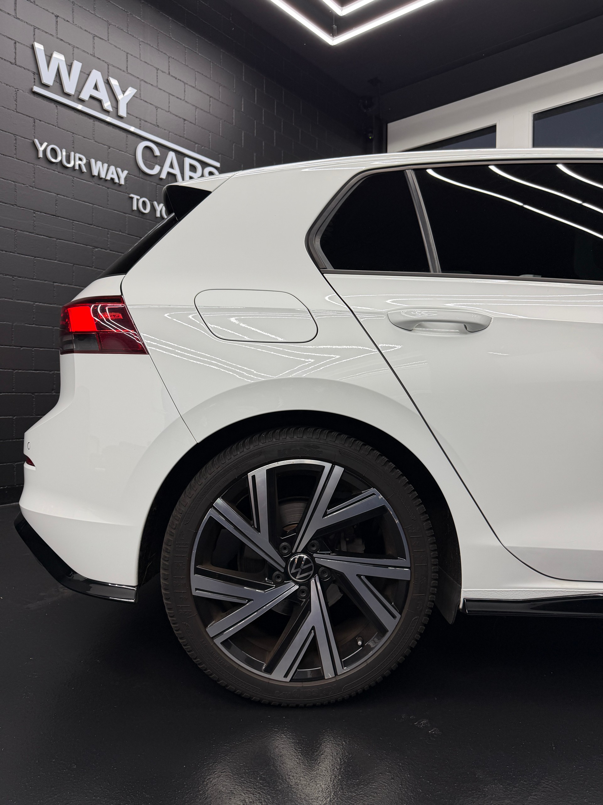 VW Golf 1.5 eTSI mHEV ACT R-Line DSG-image-7