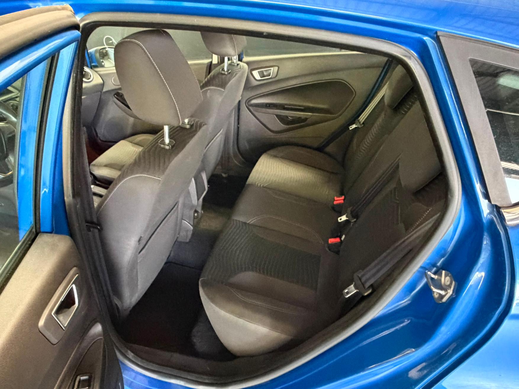 FORD Fiesta 1.0 EcoB 100 Titanium-image-9